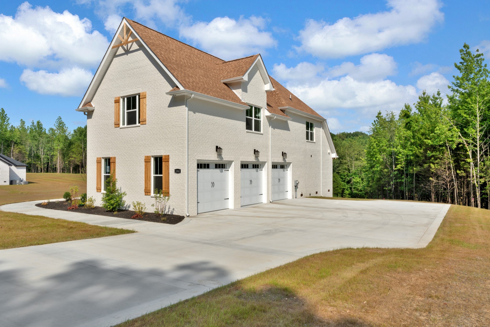 Clarksville, Tennessee, 37043, United States, 4 Bedrooms Bedrooms, ,4 BathroomsBathrooms,Residential,For Sale,1921521