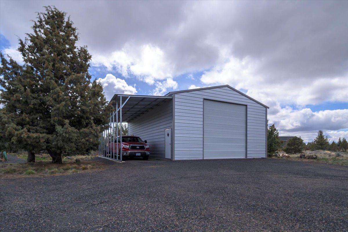 Prineville, Oregon, 97754, United States, 3 Bedrooms Bedrooms, ,2 BathroomsBathrooms,Residential,For Sale,1721299