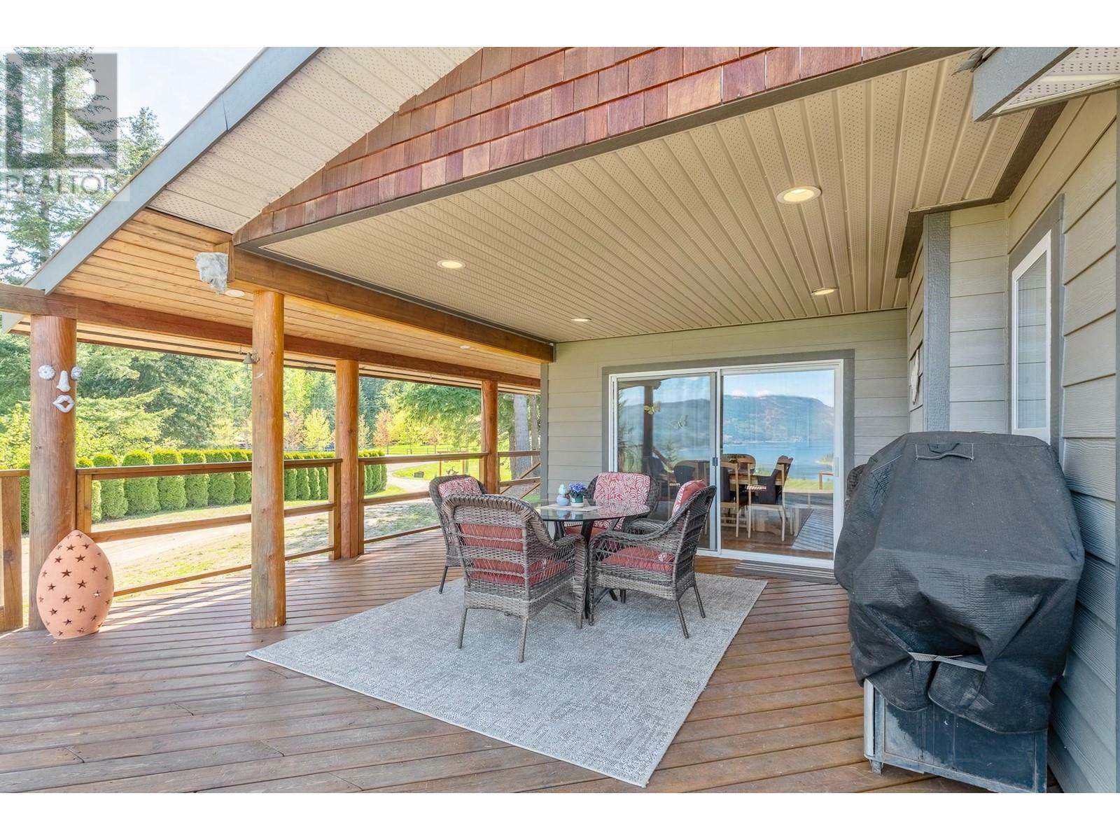 SALMON ARM, British Columbia, V1E 3A4, CA, 4 Bedrooms Bedrooms, ,2 BathroomsBathrooms,Residential,For Sale,1838776