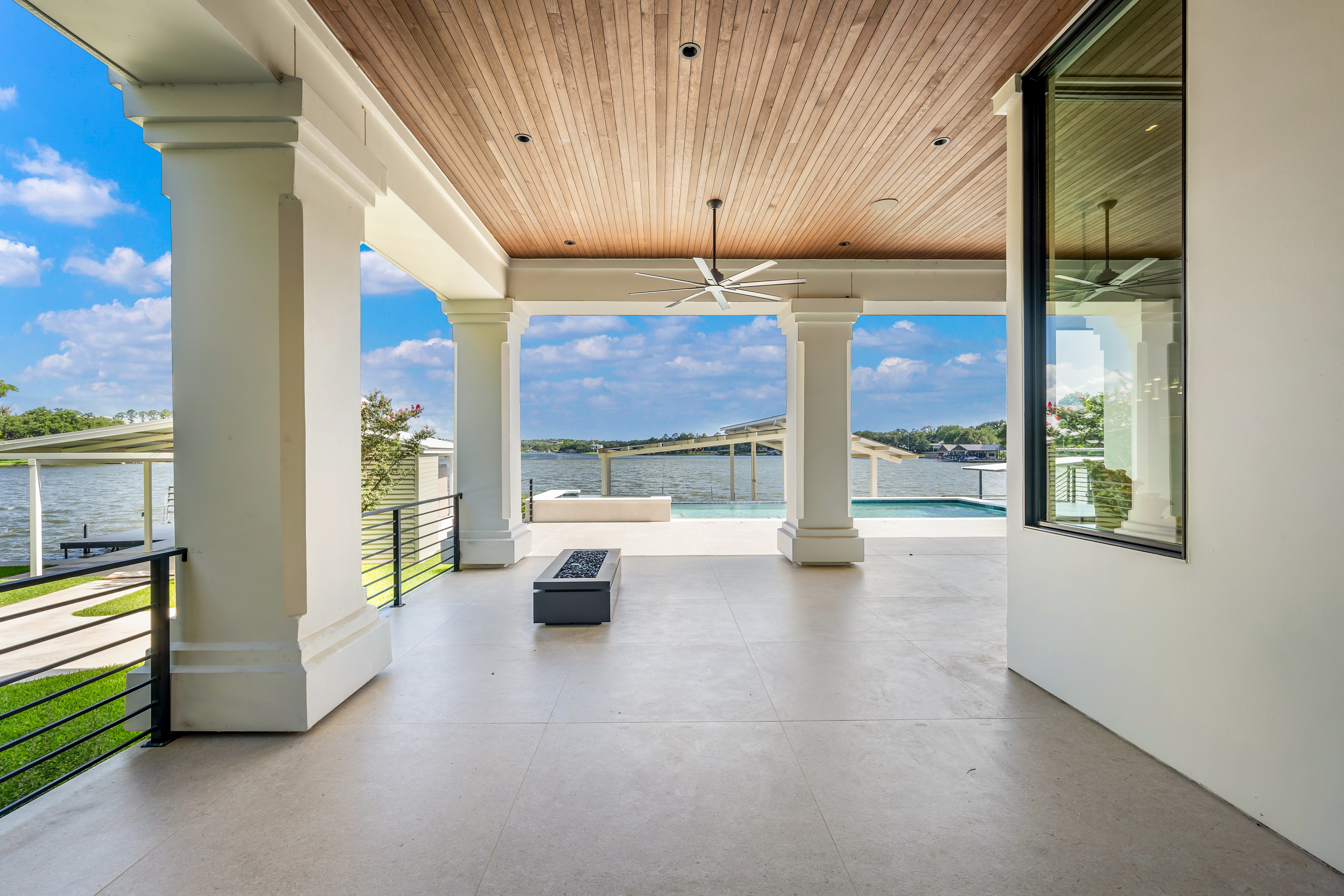  Architectural Lakefront Masterpiece on Skyline Drive by Paul Allen Custom Homes - 物件實景