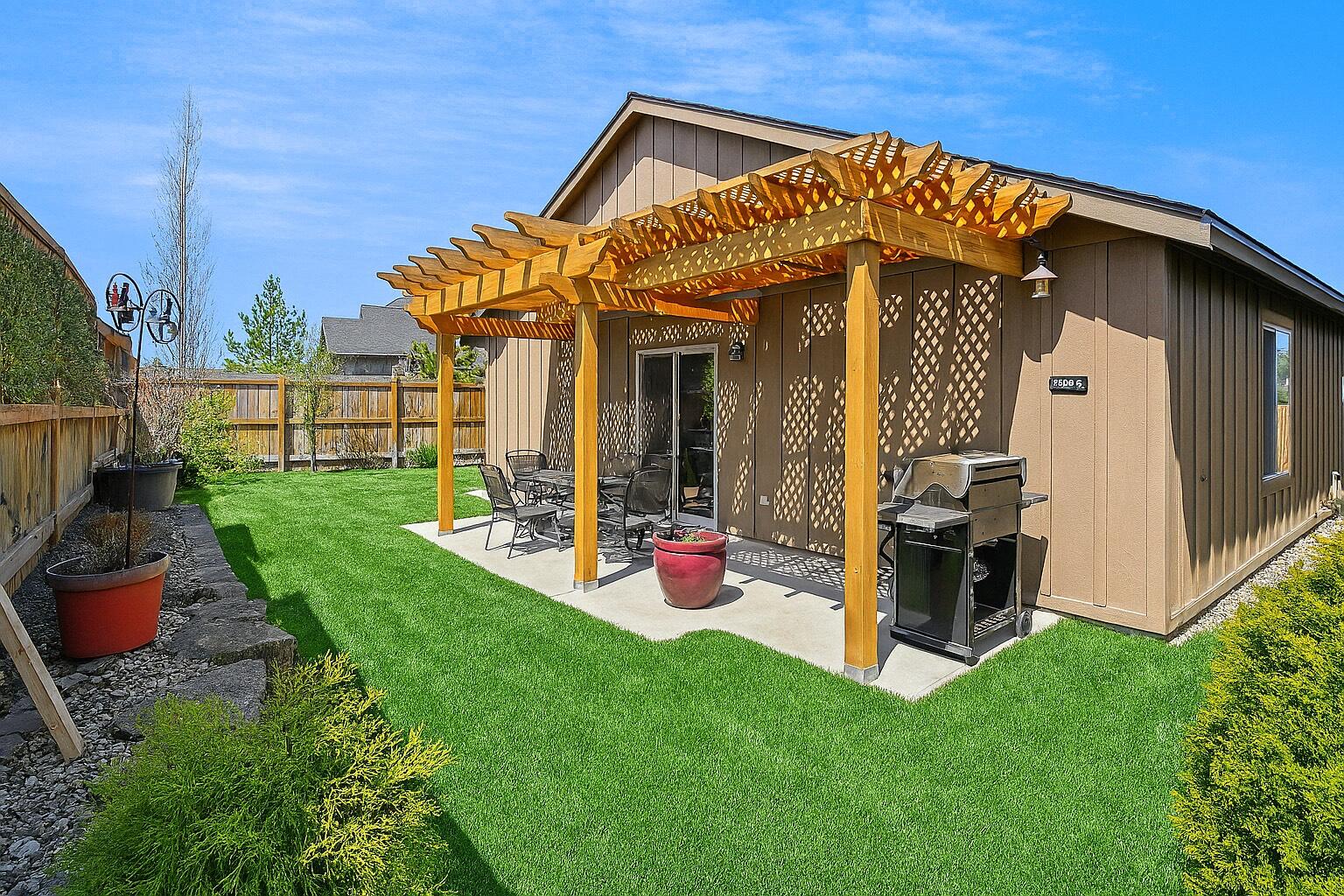 Redmond, Oregon, 97756, United States, 4 Bedrooms Bedrooms, ,3 BathroomsBathrooms,Residential,For Sale,1770354