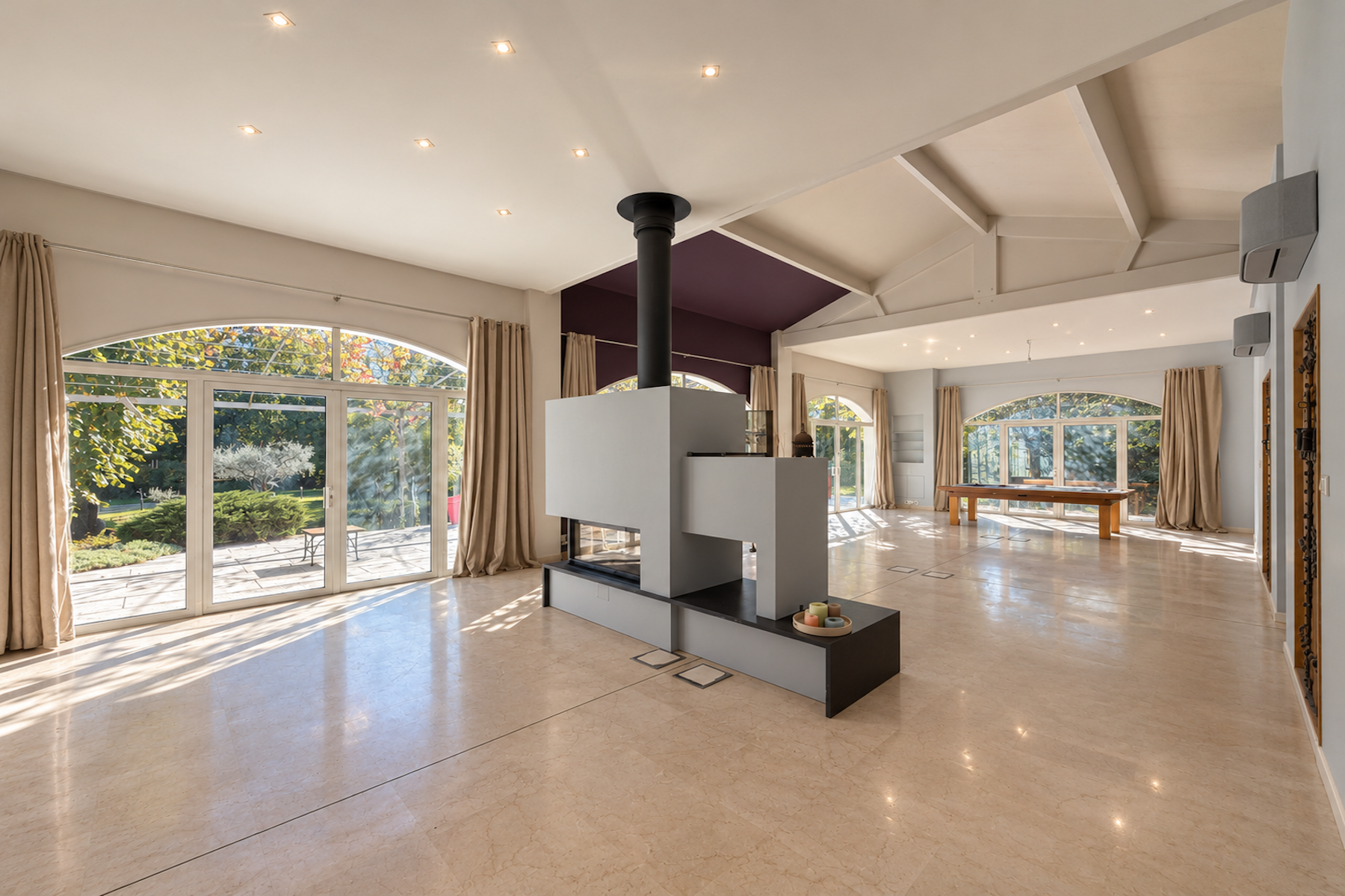  35 Minutes from Uzès – Charming 510 sqm Provençal Farmhouse Set Within 1.8 Hect… - 物件實景
