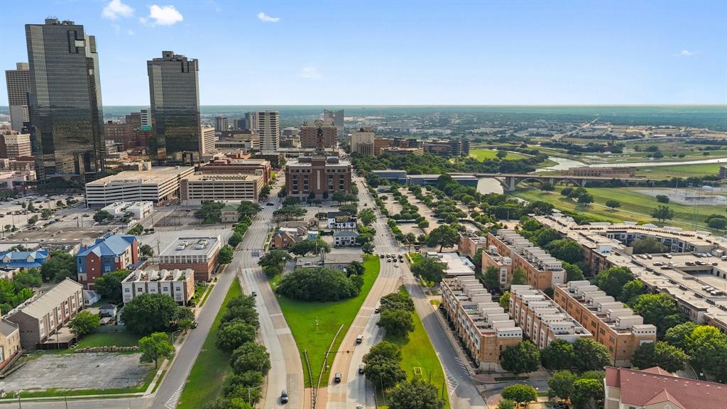 Fort Worth, Texas, 76102, United States, 2 Bedrooms Bedrooms, ,3 BathroomsBathrooms,Residential,For Sale,1880587