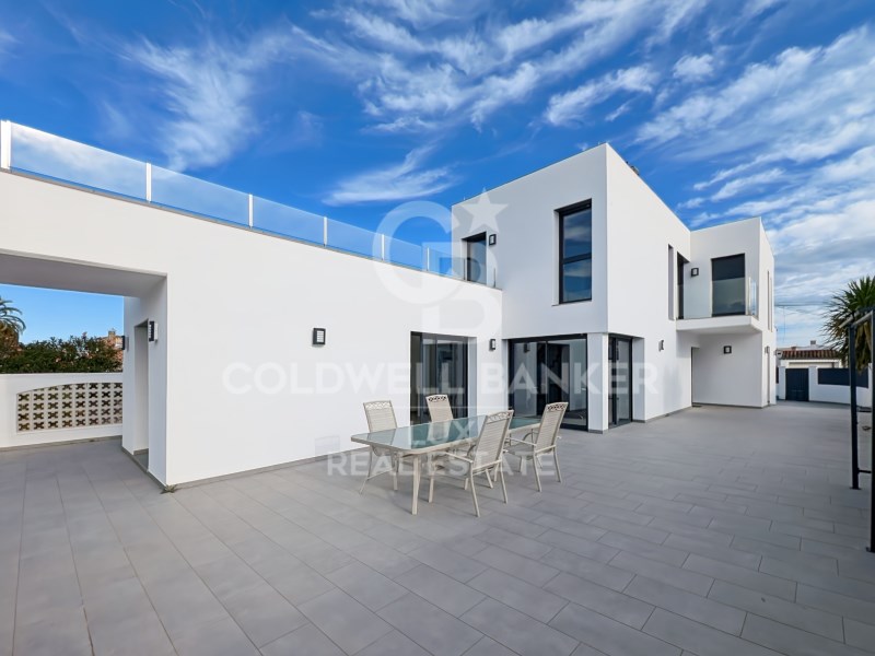 Girona, Empuriabrava, Francol? - Freser - Noguera, Empuriabrava, Catalonia, ES, 5 Bedrooms Bedrooms, ,5 BathroomsBathrooms,Residential,For Sale,Girona, Empuriabrava, Francol? - Freser - Noguera,1448646