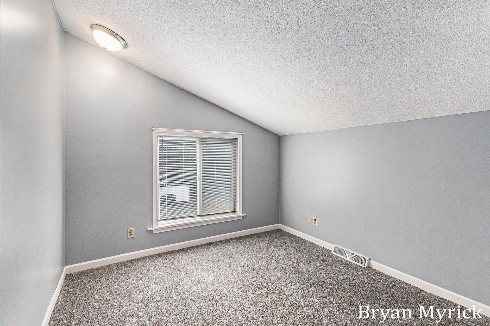 Holland, Michigan, 49423, United States, 3 Bedrooms Bedrooms, ,3 BathroomsBathrooms,Residential,For Sale,1892685