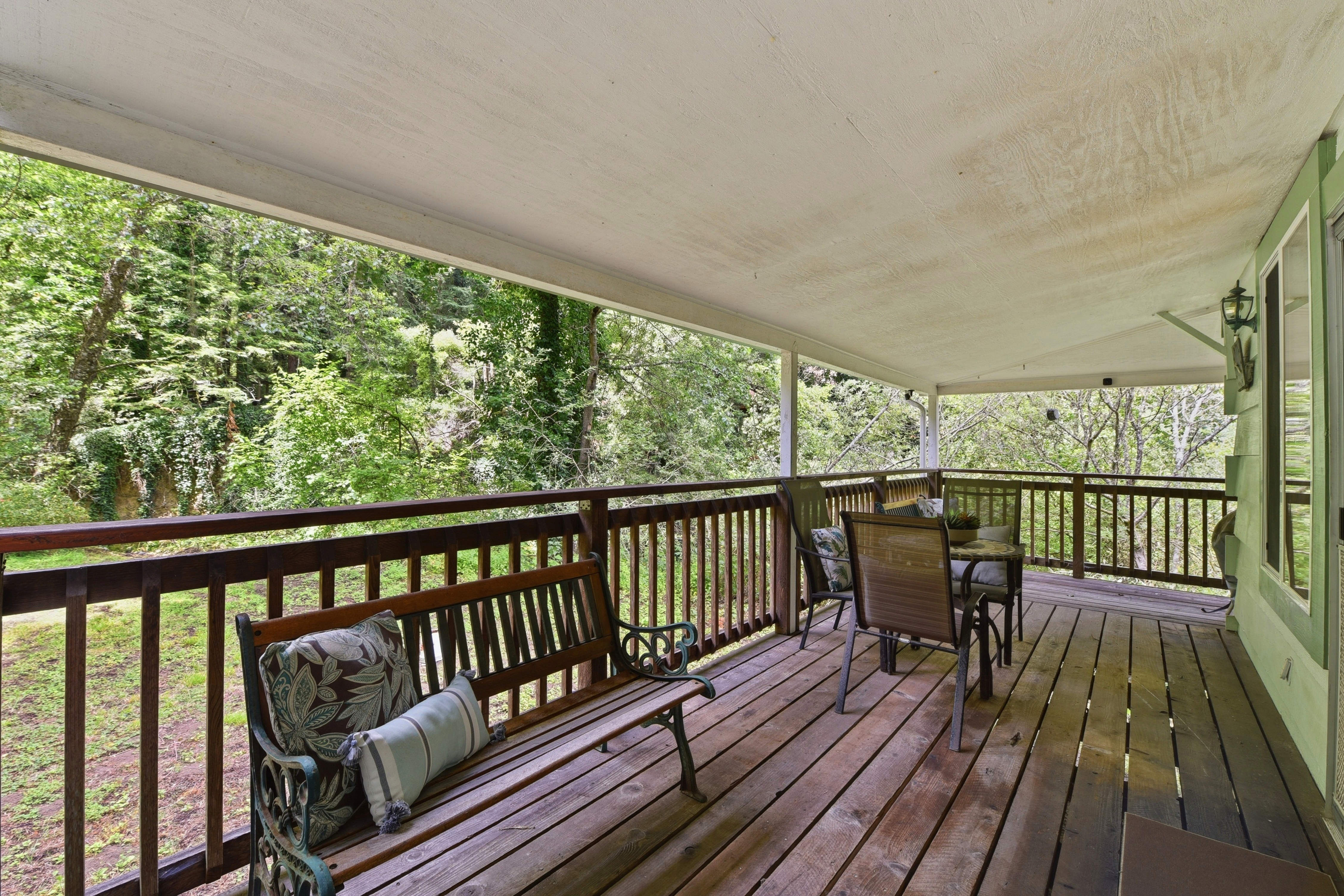  Creekside Setting and Acreage - 物件實景