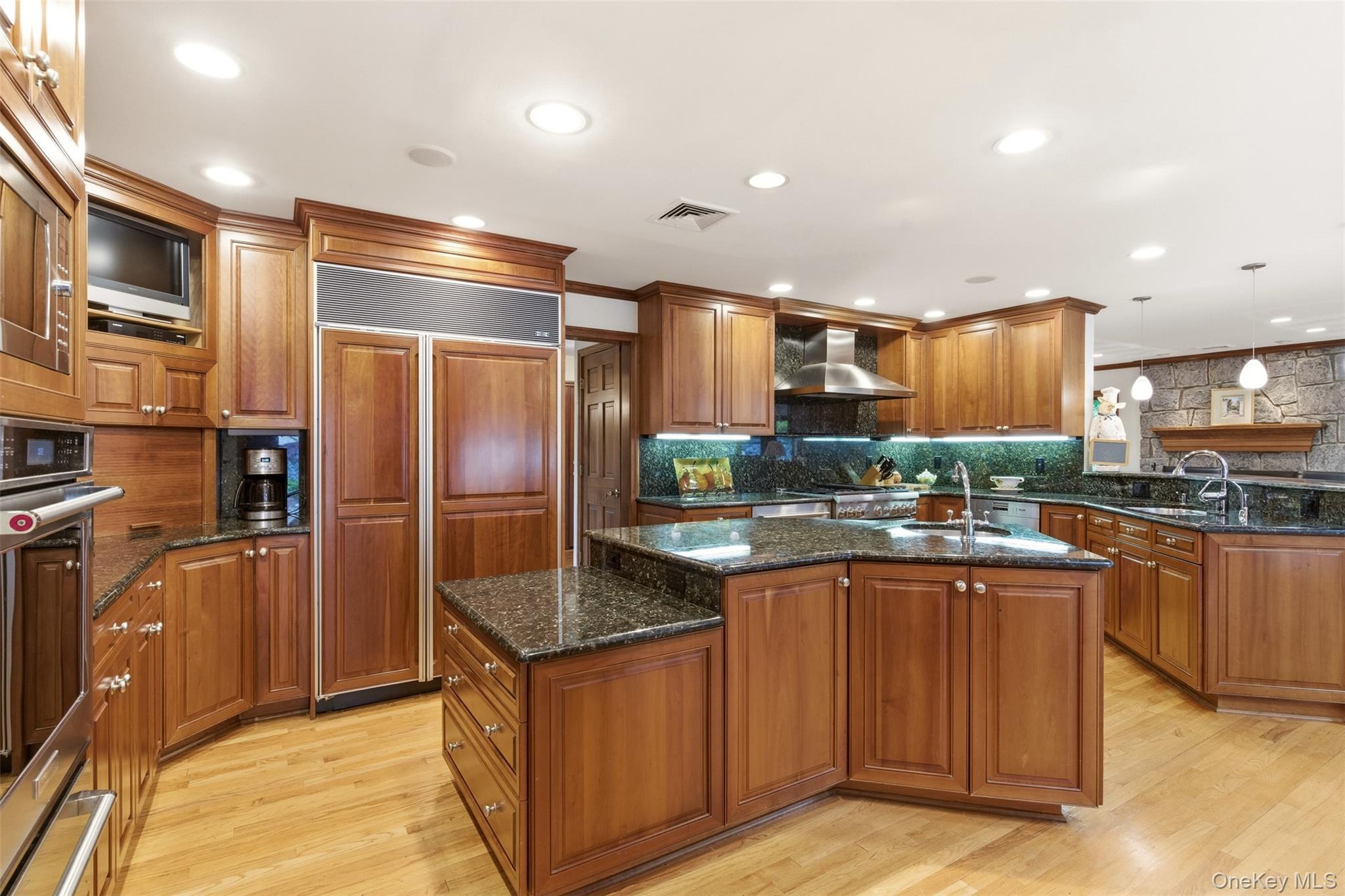  17 Holden Lane, Bayville, NY, 11709 - 物件實景
