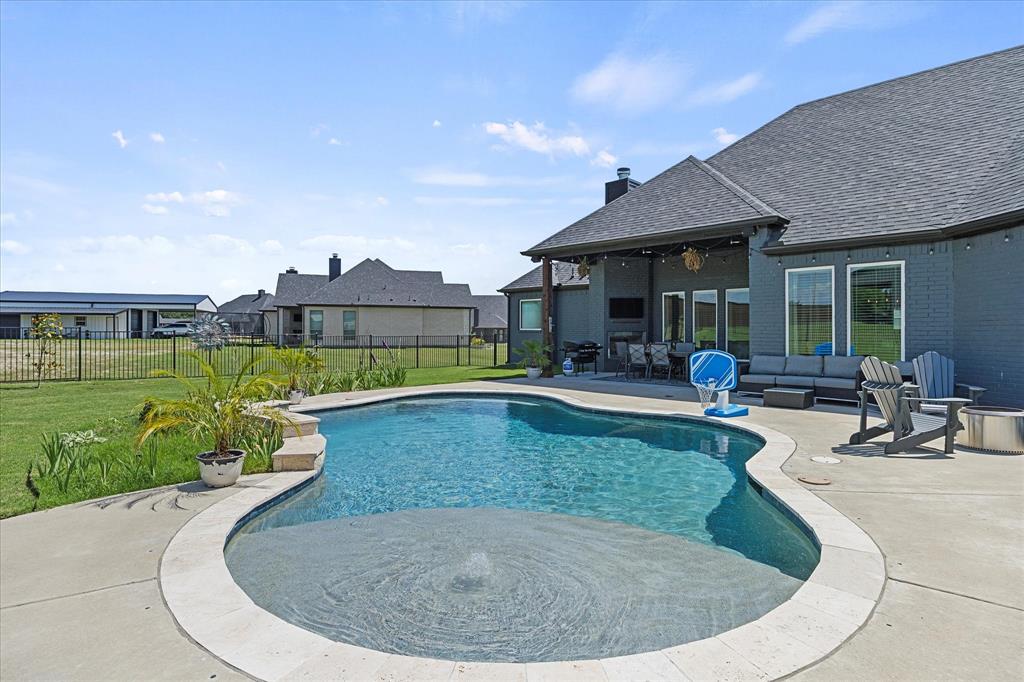 Caddo Mills, Texas, 75135, United States, 3 Bedrooms Bedrooms, ,3 BathroomsBathrooms,Residential,For Sale,1837844