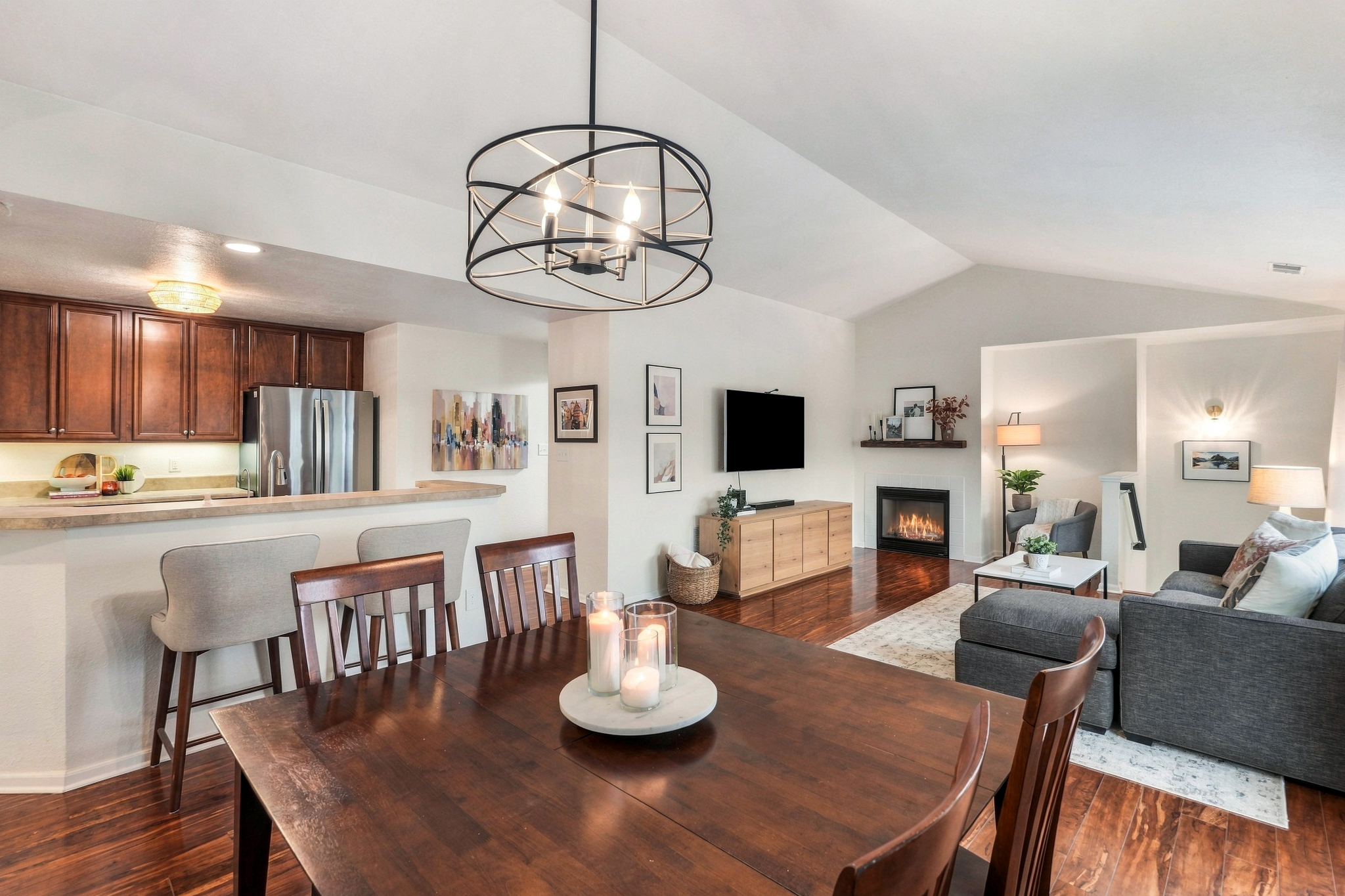  Pewaukee Condo with Scenic Pond Views & Resort Amenities - 物件實景