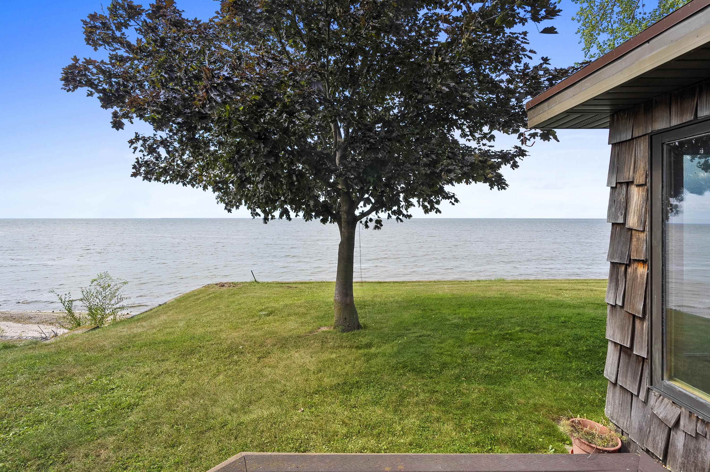 LUXEMBURG, Wisconsin, 54217, United States, 2 Bedrooms Bedrooms, ,2 BathroomsBathrooms,Residential,For Sale,1948944