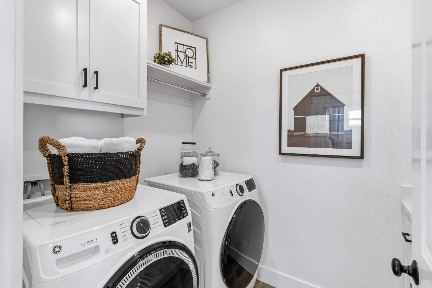 Sacramento, California, 95818, United States, 3 Bedrooms Bedrooms, ,3 BathroomsBathrooms,Residential,For Sale,1993091