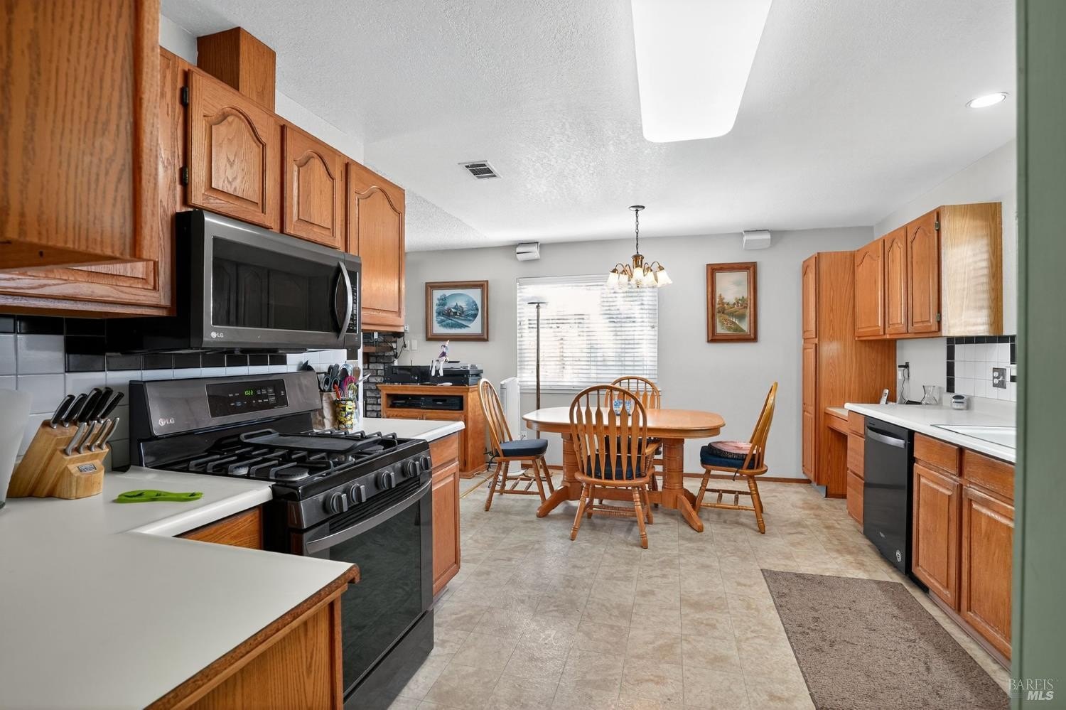 Fairfield, California, 94533, United States, 3 Bedrooms Bedrooms, ,2 BathroomsBathrooms,Residential,For Sale,1924818
