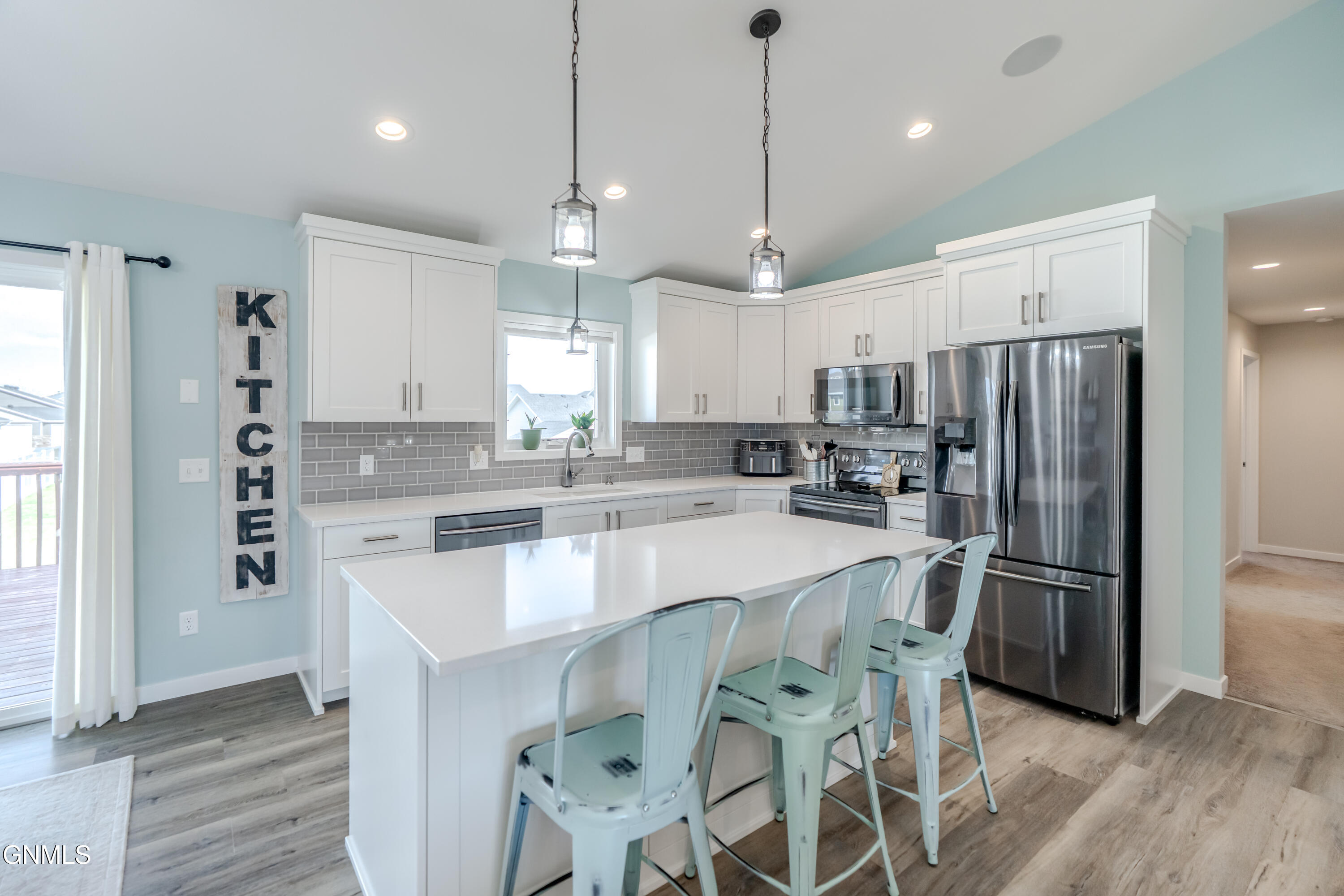 Bismarck, North Dakota, 58504, United States, 5 Bedrooms Bedrooms, ,2 BathroomsBathrooms,Residential,For Sale,1986096