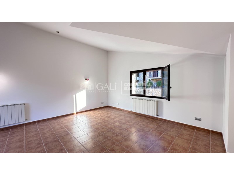 Sant Julià de Lòria, Andorra, AD, 4 Bedrooms Bedrooms, ,2 BathroomsBathrooms,Residential,For Sale,1616844