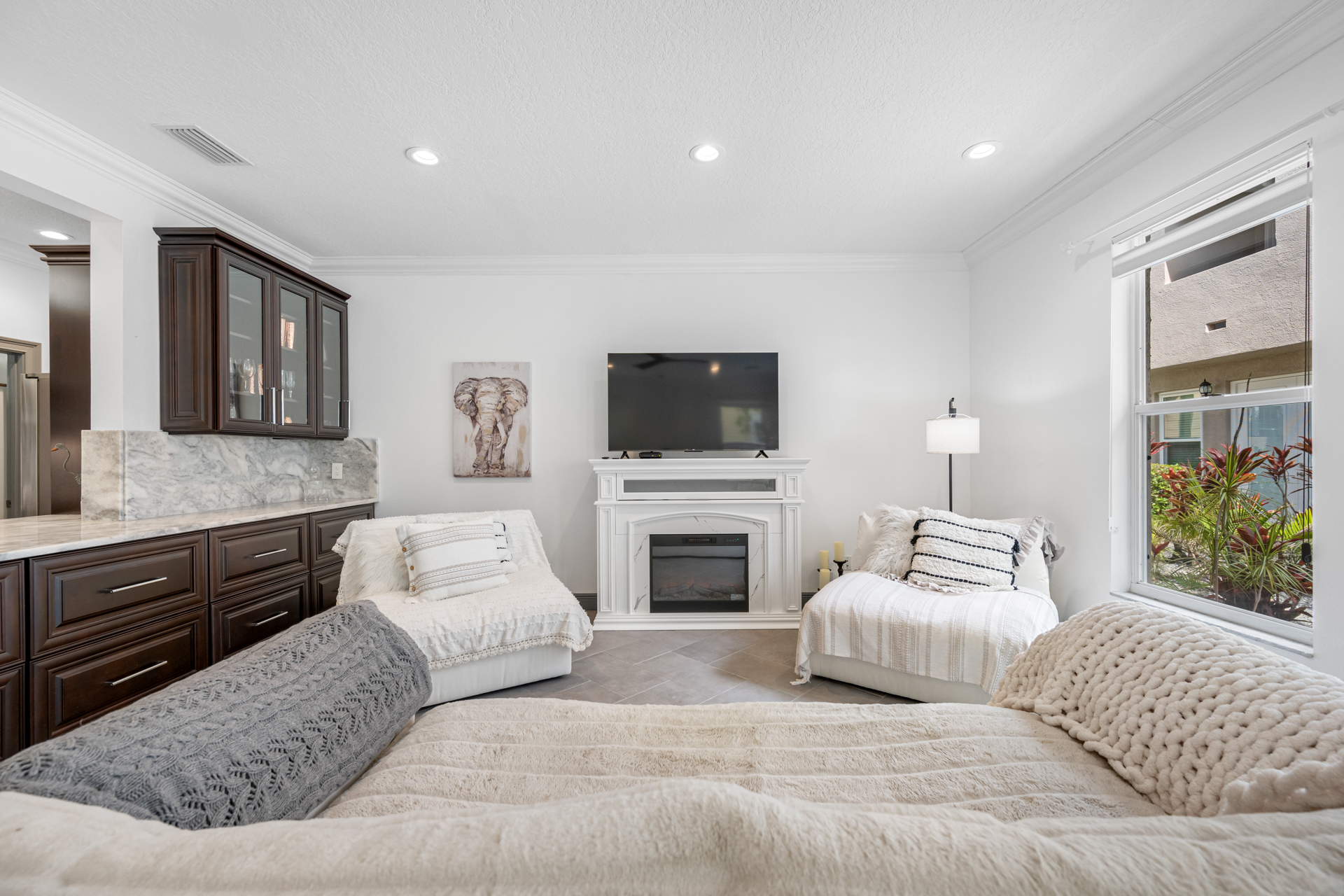 St Petersburg, Florida, 33701, United States, 3 Bedrooms Bedrooms, ,3 BathroomsBathrooms,Residential,For Sale,1979371