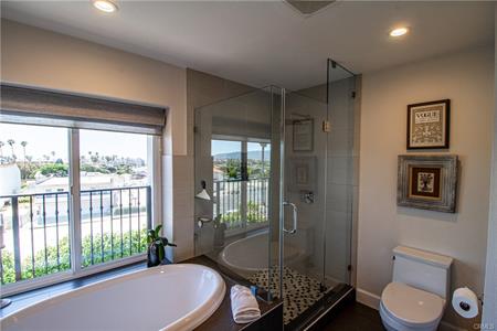 Redondo Beach, California, 90277, United States, 3 Bedrooms Bedrooms, ,2 BathroomsBathrooms,Residential,For Sale,1914316