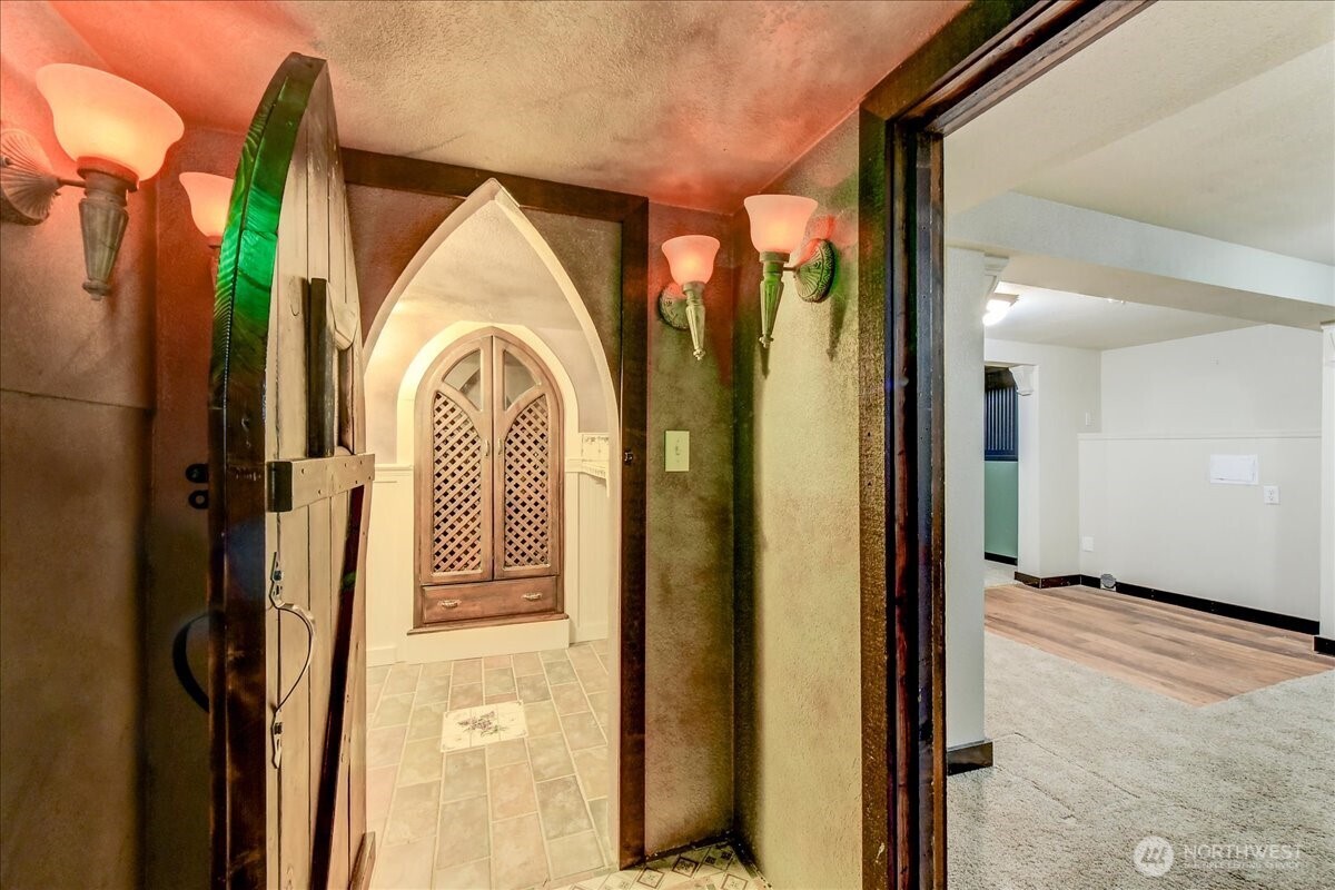 Sumner, Washington, 98390, United States, 4 Bedrooms Bedrooms, ,3 BathroomsBathrooms,Residential,For Sale,1992043