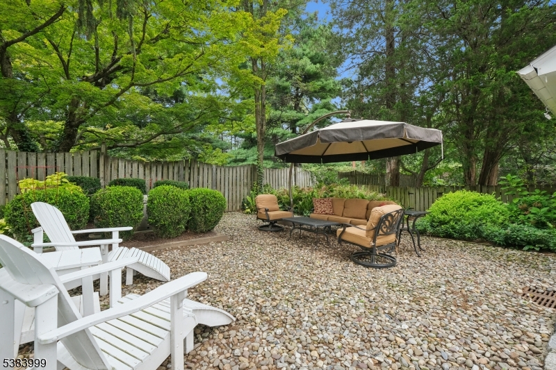 Millburn Twp., New Jersey, 07078, United States, 3 Bedrooms Bedrooms, ,3 BathroomsBathrooms,Residential,For Sale,1988129