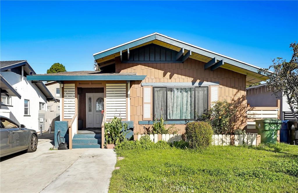 Los Angeles, California, 90062, United States, 3 Bedrooms Bedrooms, ,2 BathroomsBathrooms,Residential,For Sale,2010351