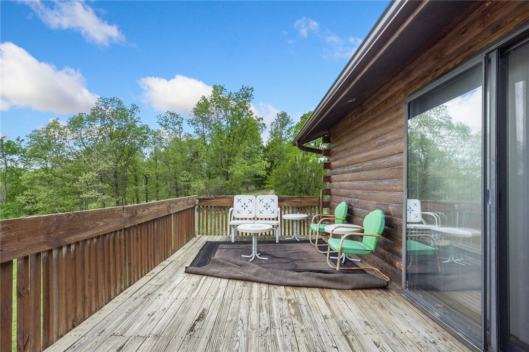 Compton, Arkansas, 72624, United States, 5 Bedrooms Bedrooms, ,3 BathroomsBathrooms,Residential,For Sale,1805954