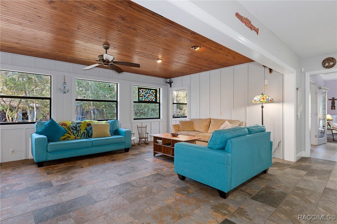 Brooksville, Florida, 34601, United States, 3 Bedrooms Bedrooms, ,2 BathroomsBathrooms,Residential,For Sale,1928747