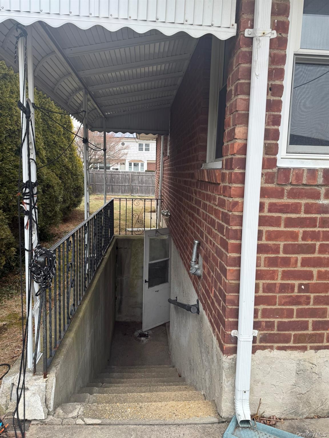 Levittown, New York, 11756, United States, 4 Bedrooms Bedrooms, ,2 BathroomsBathrooms,Residential,For Sale,2008585