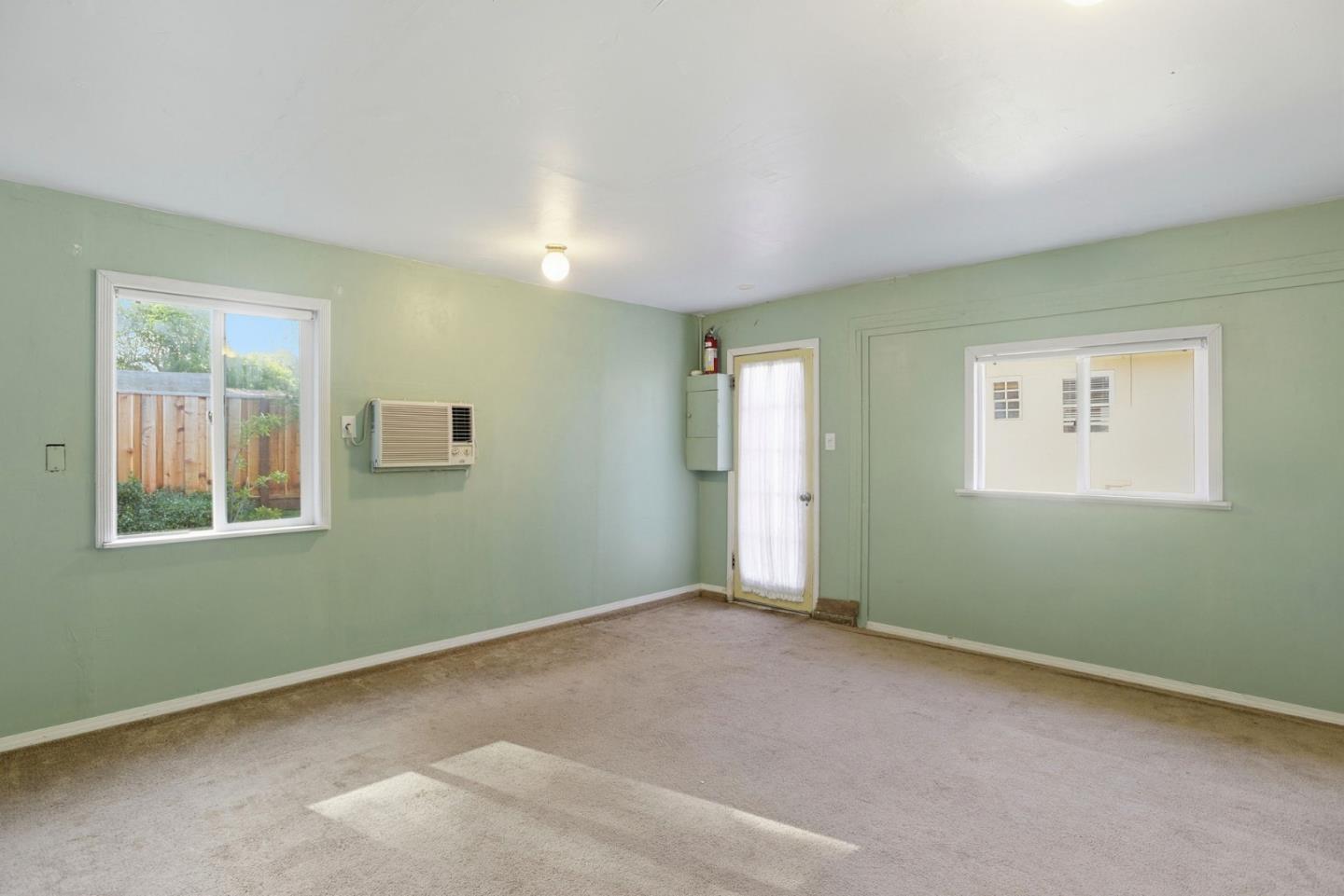 Palo Alto, California, 94303, United States, 2 Bedrooms Bedrooms, ,2 BathroomsBathrooms,Residential,For Sale,1989685