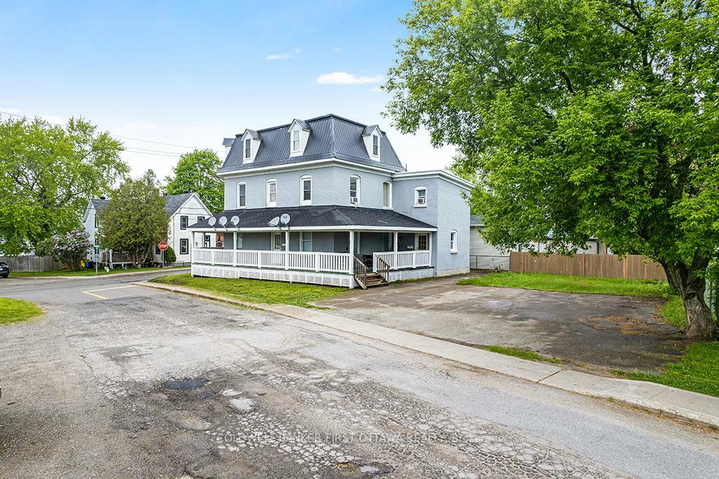SMITHS FALLS, Ontario, K7A 2Z5, CA, 8 Bedrooms Bedrooms, ,Residential,For Sale,1866562