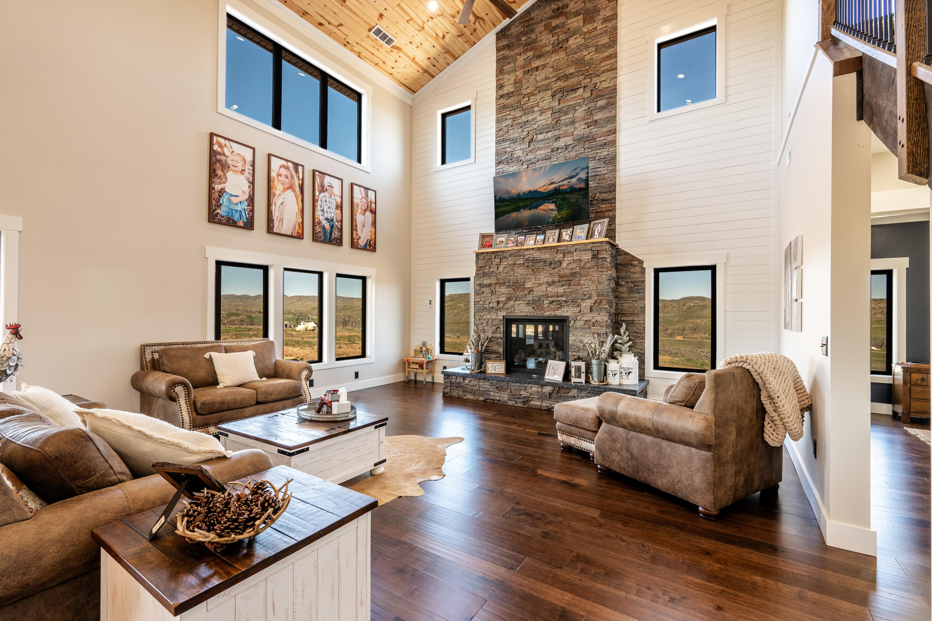 Ranchester, Wyoming, 82839, United States, 5 Bedrooms Bedrooms, ,4 BathroomsBathrooms,Residential,For Sale,2016525