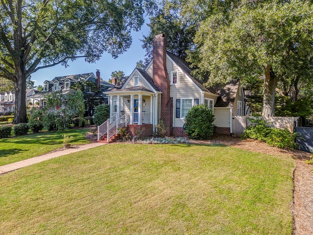 DALTON, Georgia, 30720, United States, 3 Bedrooms Bedrooms, ,4 BathroomsBathrooms,Residential,For Sale,1966909