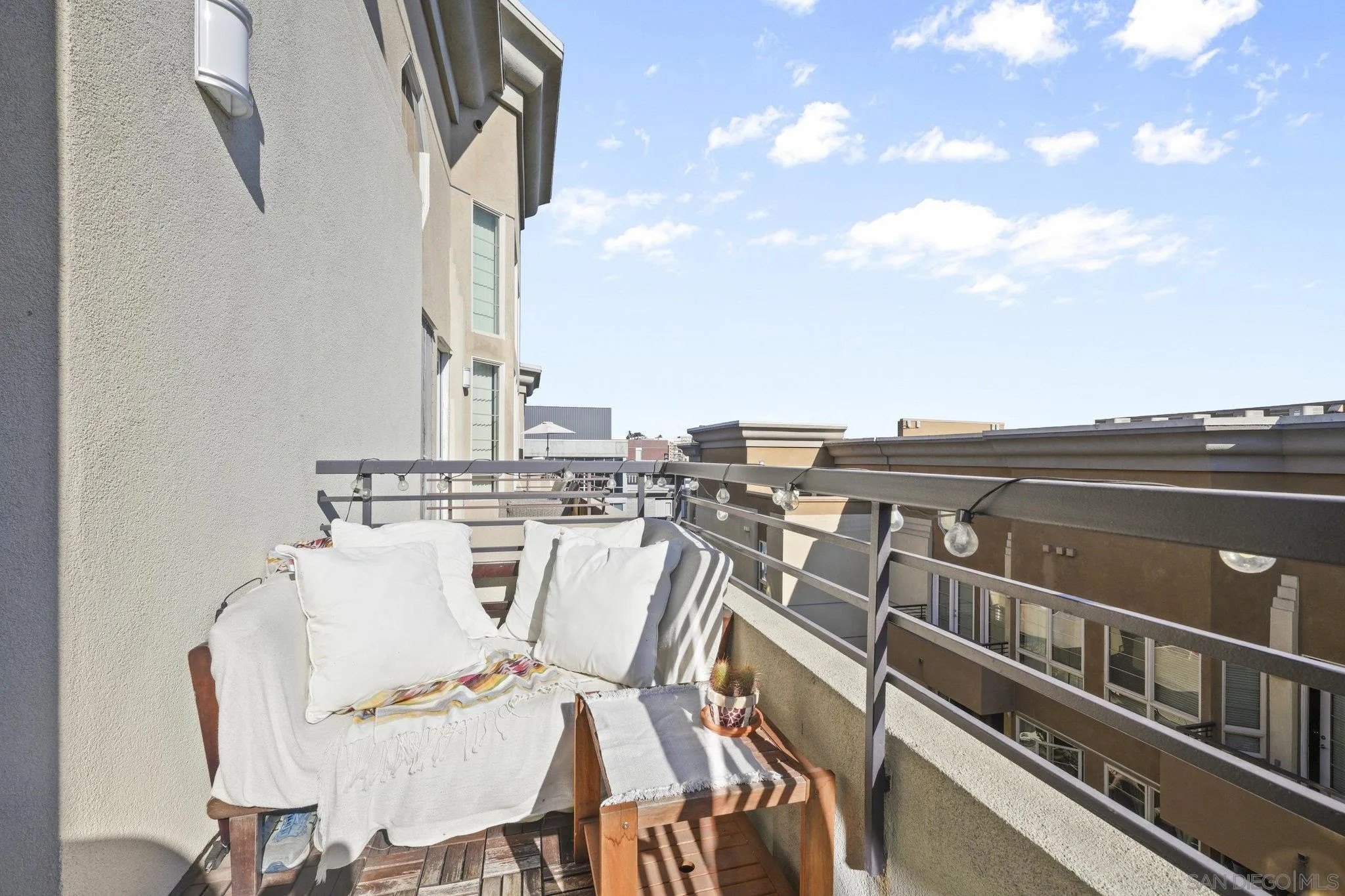 San Diego, California, 92101, United States, 1 Bedroom Bedrooms, ,1 BathroomBathrooms,Residential,For Sale,1951251