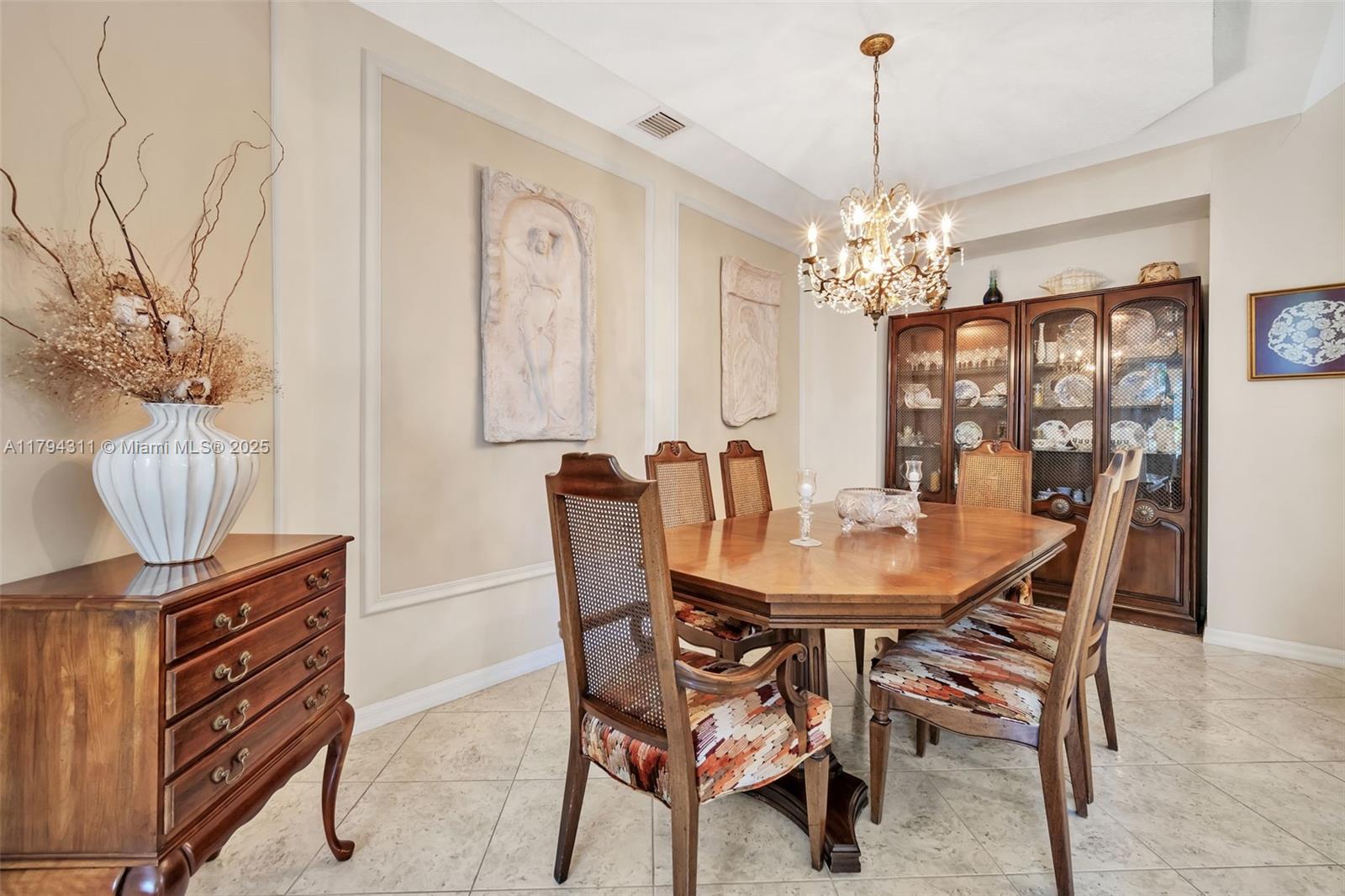 Davie, Florida, 33328, United States, 5 Bedrooms Bedrooms, ,4 BathroomsBathrooms,Residential,For Sale,1793011