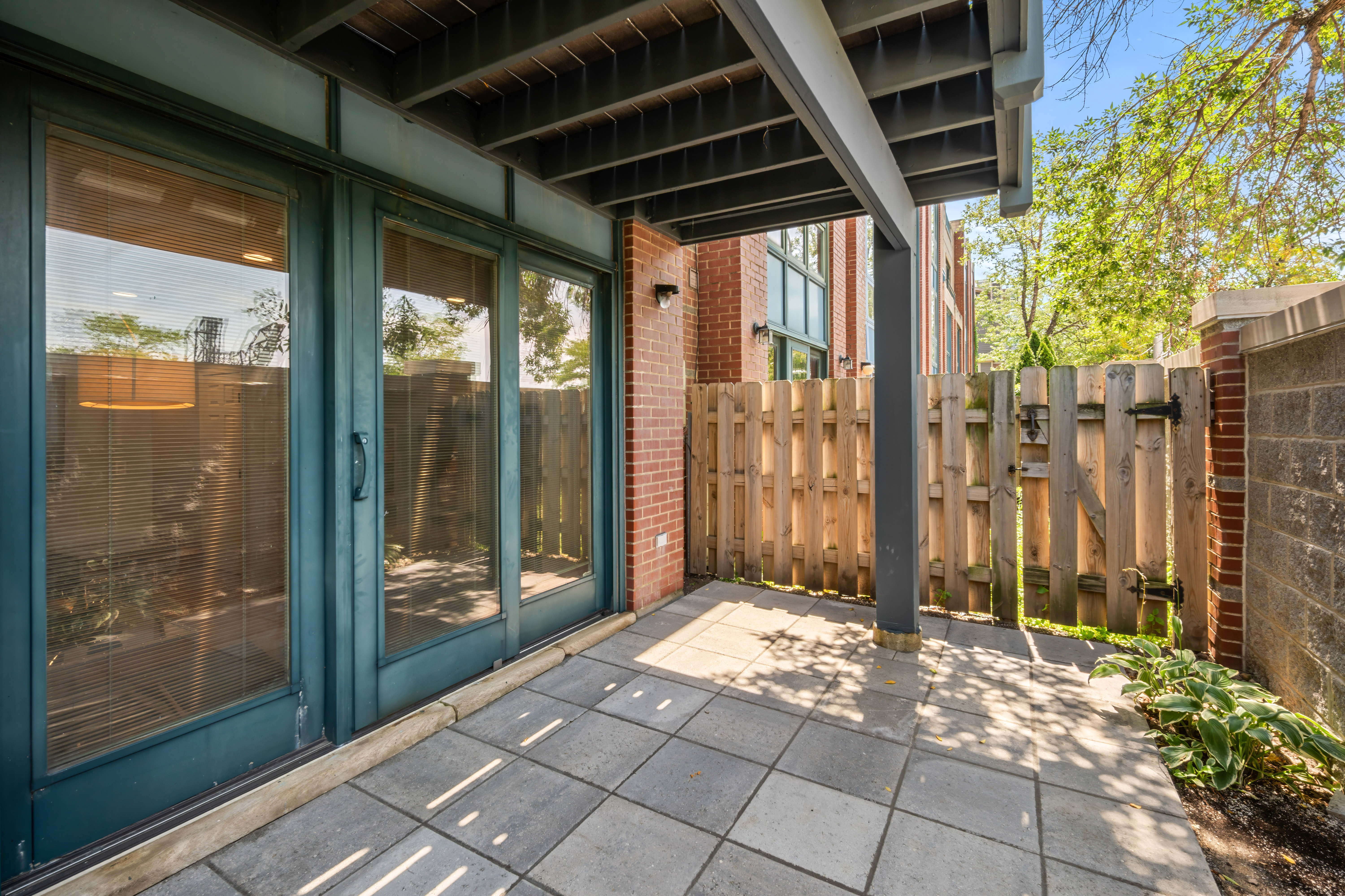  Impeccably Renovated Four-story Townhome - 物件實景