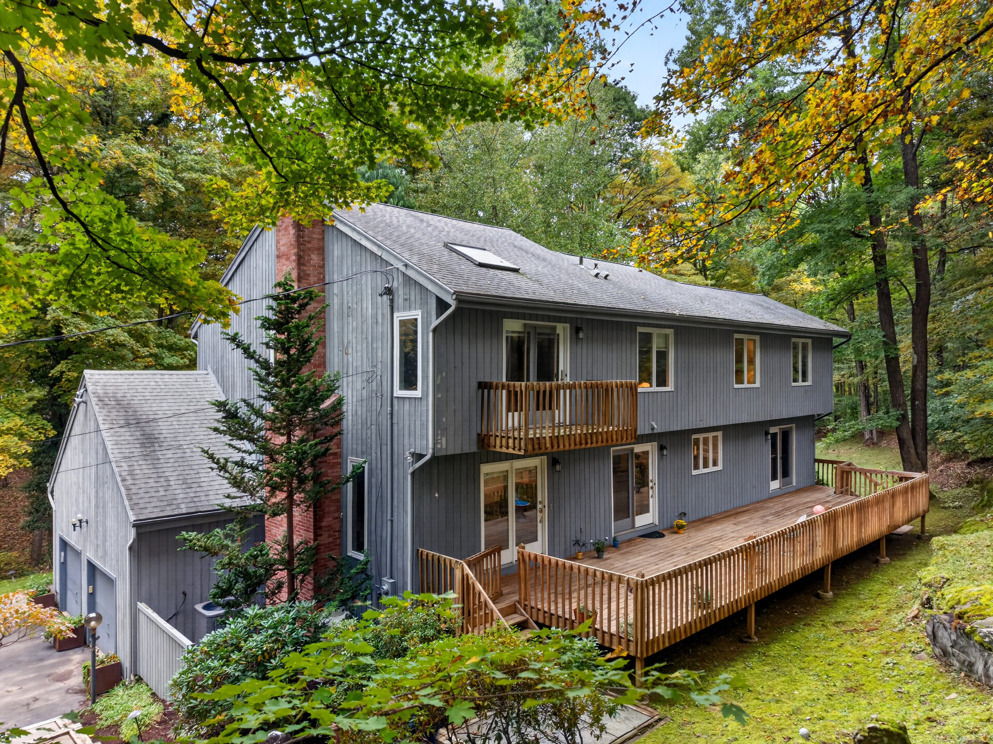  Contemporary Gem Tucked Away on 2.2 Private Acres - 物件實景