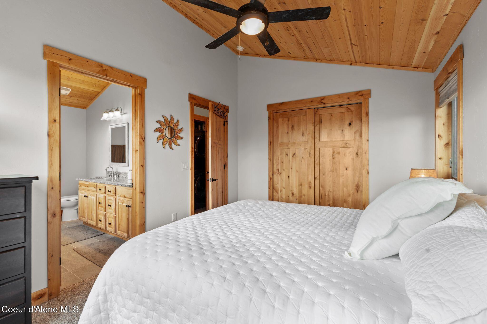 Sandpoint, Idaho, 83864, United States, 3 Bedrooms Bedrooms, ,3 BathroomsBathrooms,Residential,For Sale,1894320