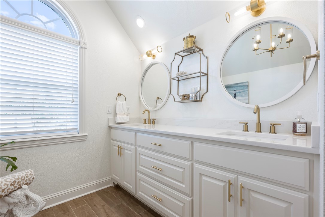 2370 E Meandering Way, Fayetteville, Arkansas, 72701, United States, 4 Bedrooms Bedrooms, ,5 BathroomsBathrooms,Residential,For Sale,2370 E Meandering Way,1618973