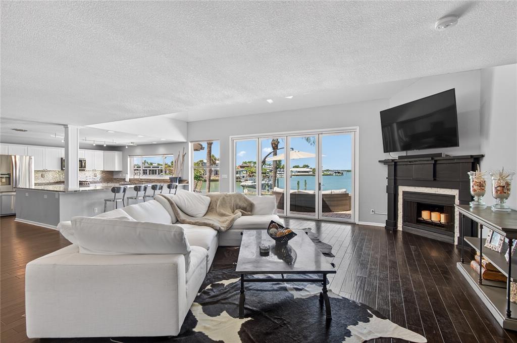 Clearwater Beach, Florida, 33767, United States, 4 Bedrooms Bedrooms, ,3 BathroomsBathrooms,Residential,For Sale,1849731