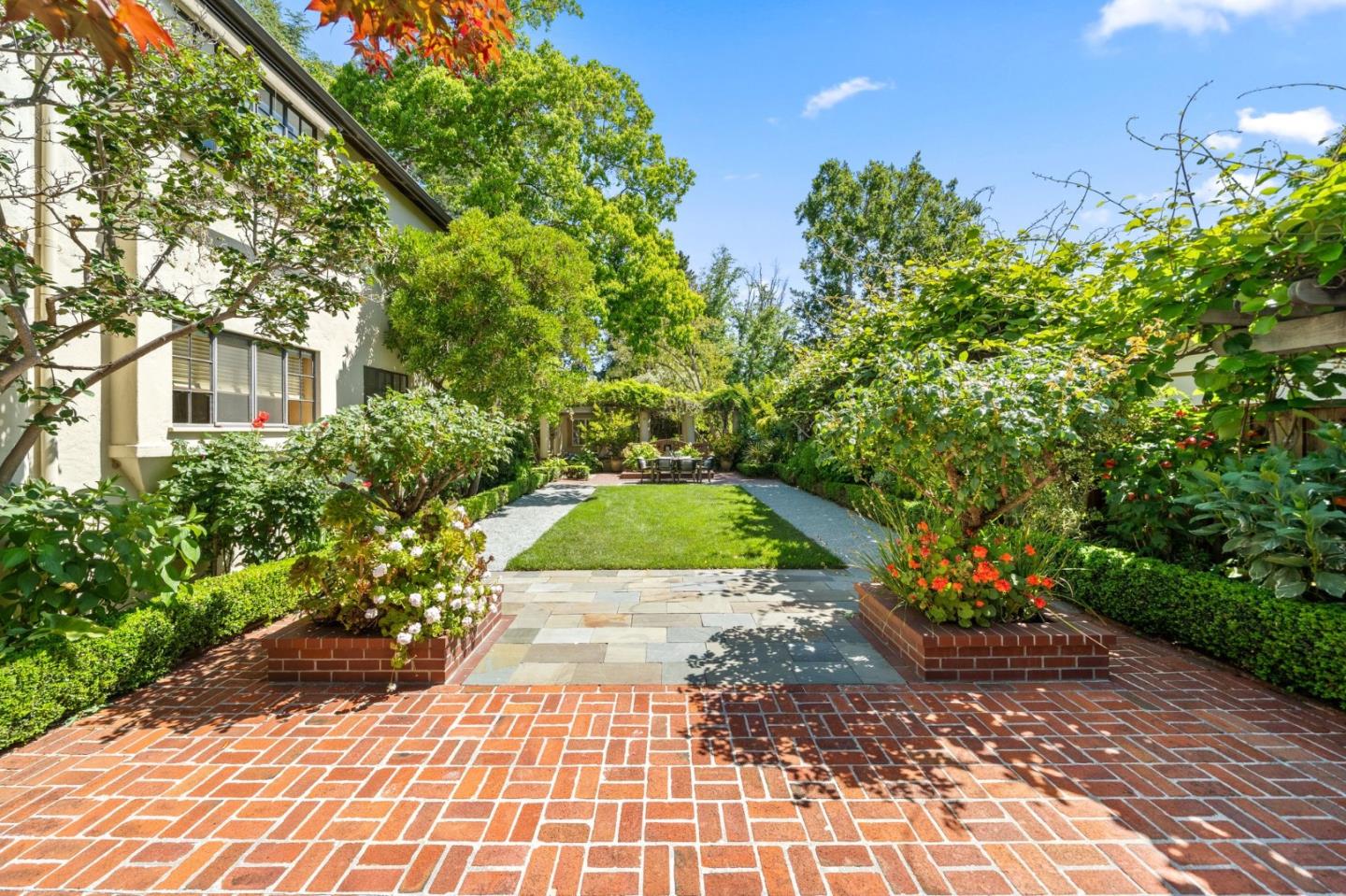 Palo Alto, California, 94301, United States, 4 Bedrooms Bedrooms, ,4 BathroomsBathrooms,Residential,For Sale,1837921