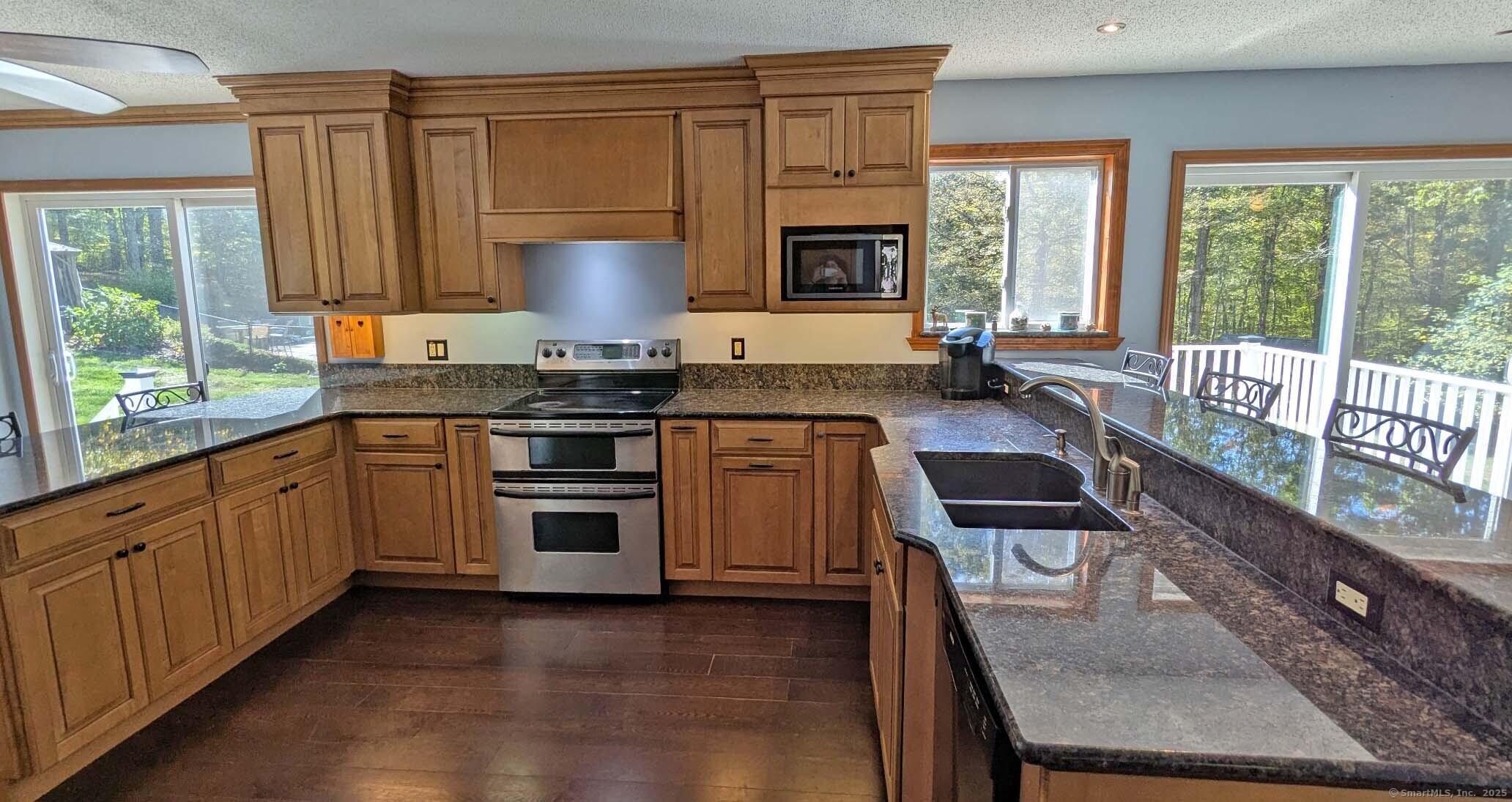 East Hampton, Connecticut, 06424, United States, 3 Bedrooms Bedrooms, ,2 BathroomsBathrooms,Residential,For Sale,1979494