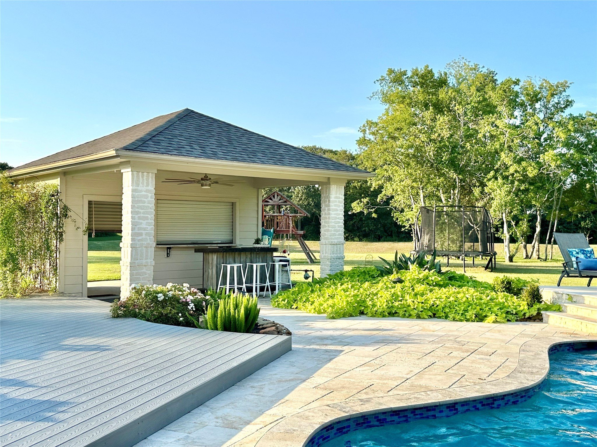 Friendswood, Texas, 77546, United States, 3 Bedrooms Bedrooms, ,5 BathroomsBathrooms,Residential,For Sale,1908024
