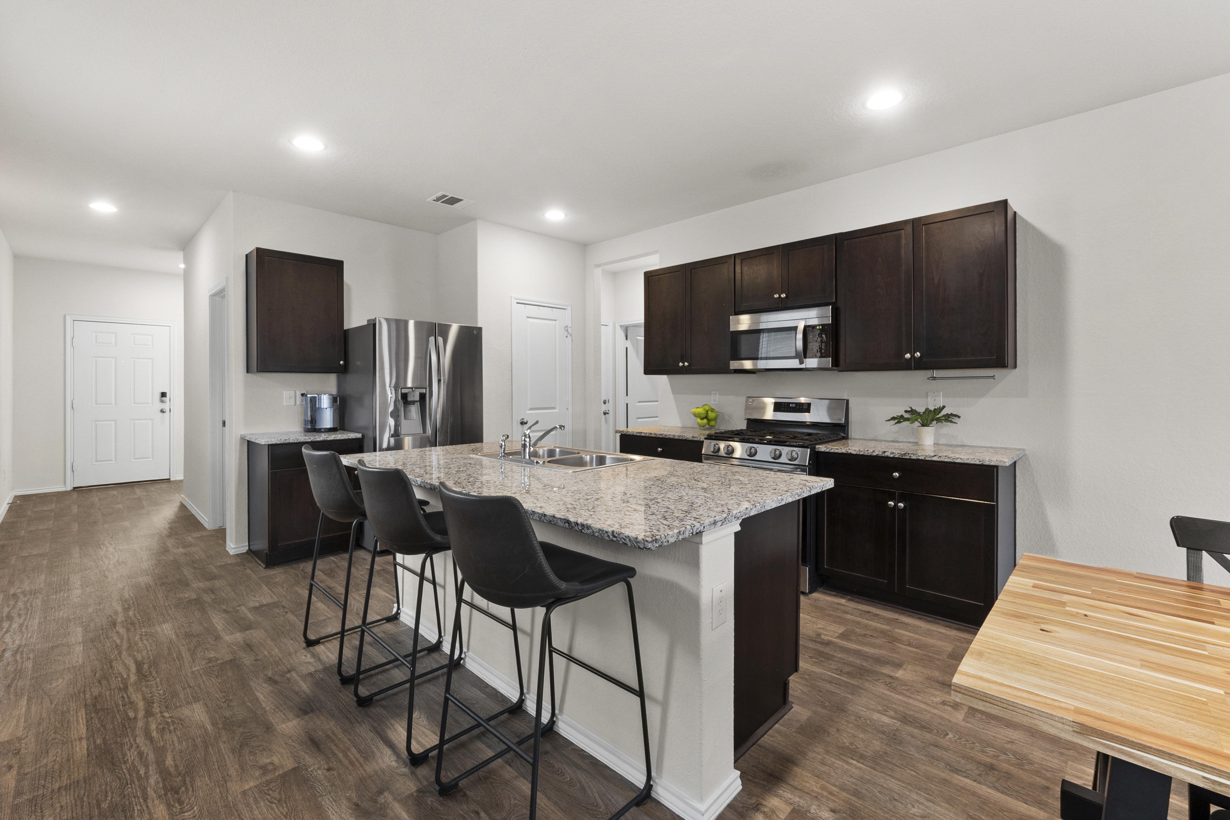  New Braunfels Living with a 2.99% Assumable VA Loan - 物件實景