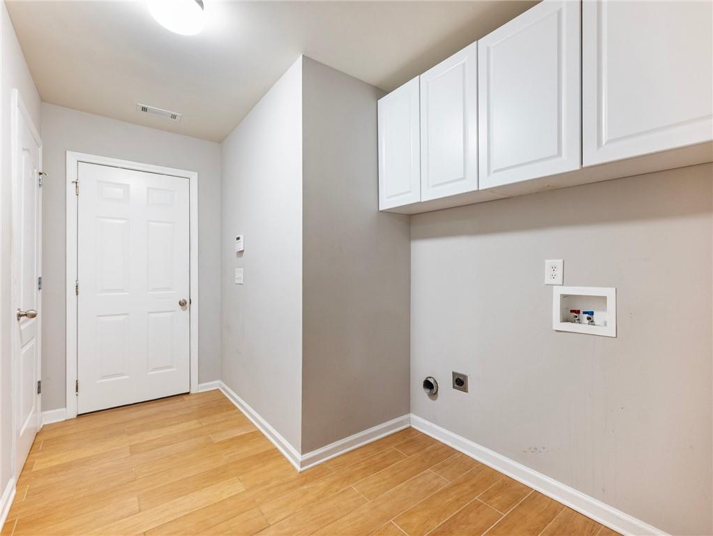 Flowery Branch, Georgia, 30542, United States, 4 Bedrooms Bedrooms, ,5 BathroomsBathrooms,Residential,For Sale,1840900