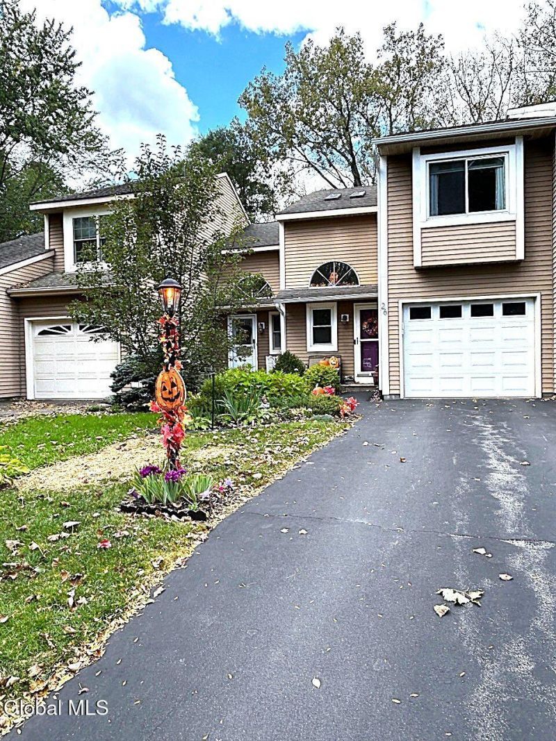 Wilan Ln, Albany, NY 12203