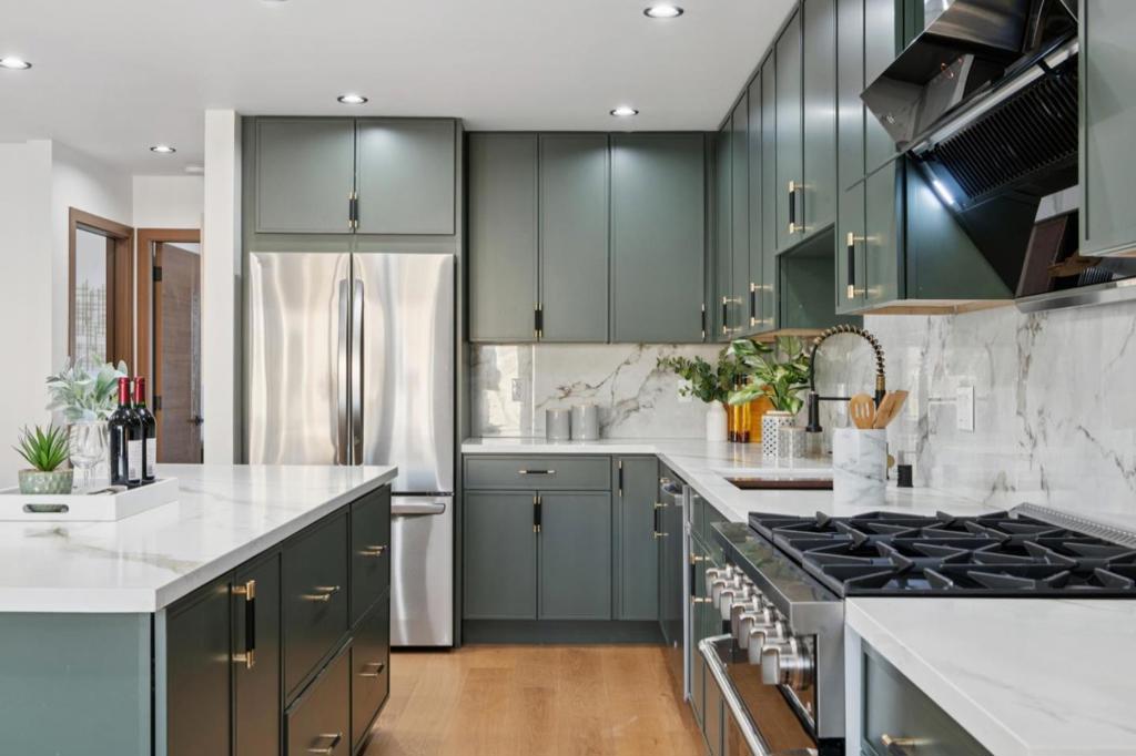 San Francisco, California, 94132, United States, 4 Bedrooms Bedrooms, ,4 BathroomsBathrooms,Residential,For Sale,2008965