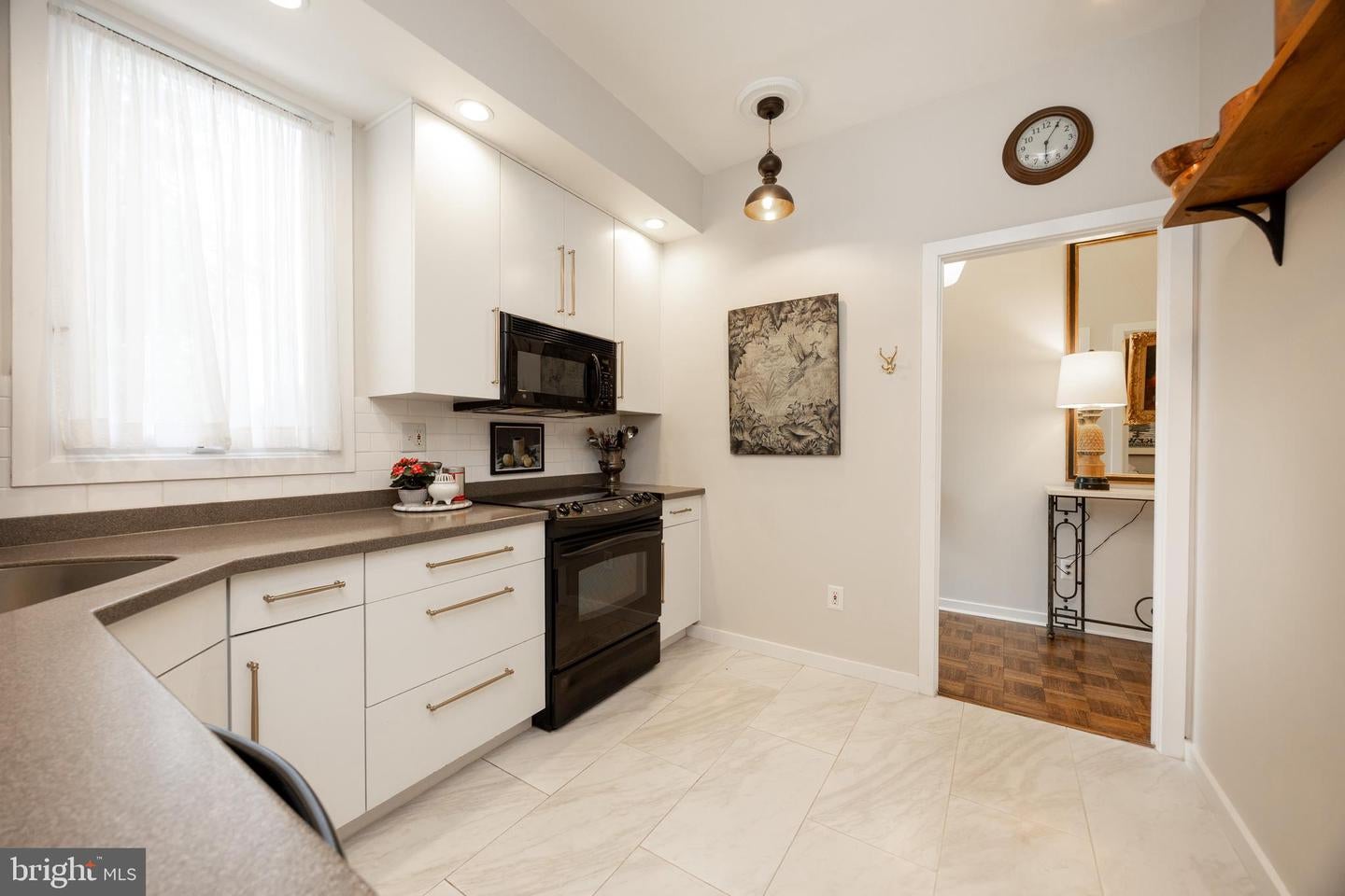 DEVON, Pennsylvania, 19333, United States, 2 Bedrooms Bedrooms, ,3 BathroomsBathrooms,Residential,For Sale,1980248