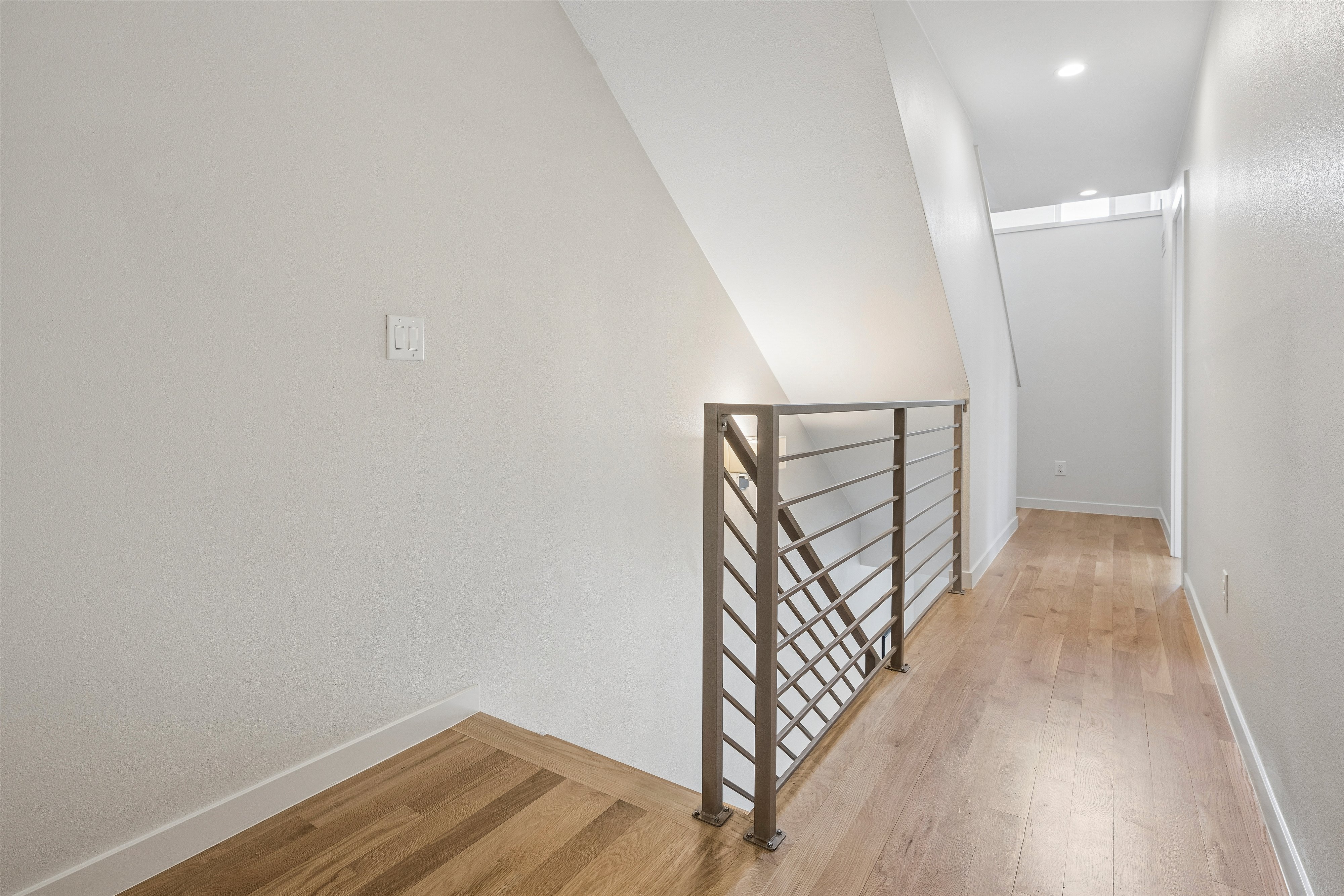  Thoughtfully Designed and Exceptional Quality Duplex - 物件實景
