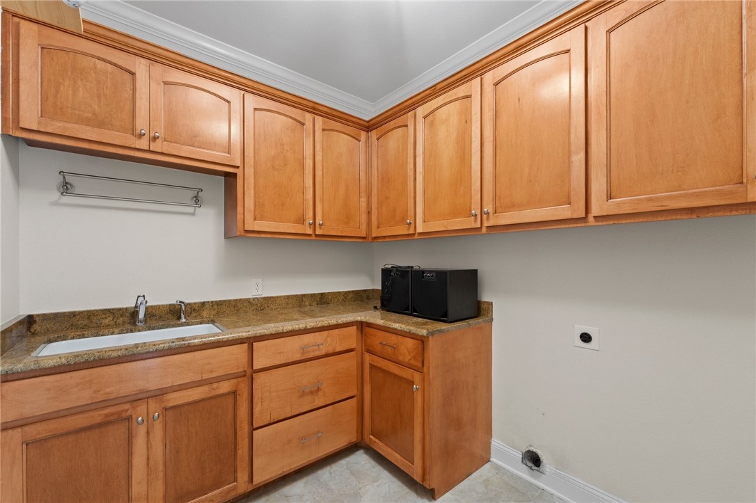 Fayetteville, Arkansas, 72701, United States, 5 Bedrooms Bedrooms, ,4 BathroomsBathrooms,Residential,For Sale,1838012