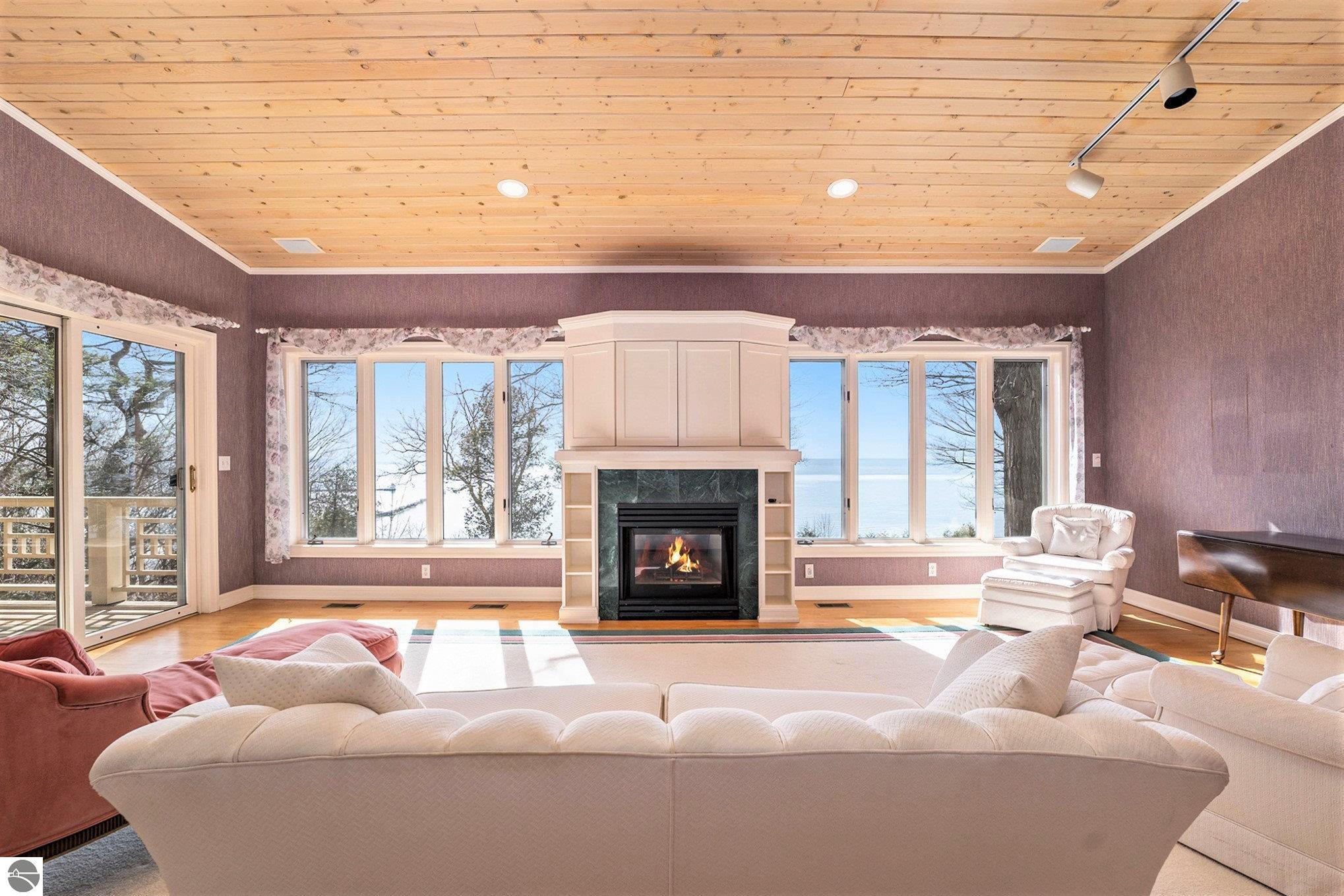 Frankfort, Michigan, 49635-9746, United States, 7 Bedrooms Bedrooms, ,5 BathroomsBathrooms,Residential,For Sale,1975140