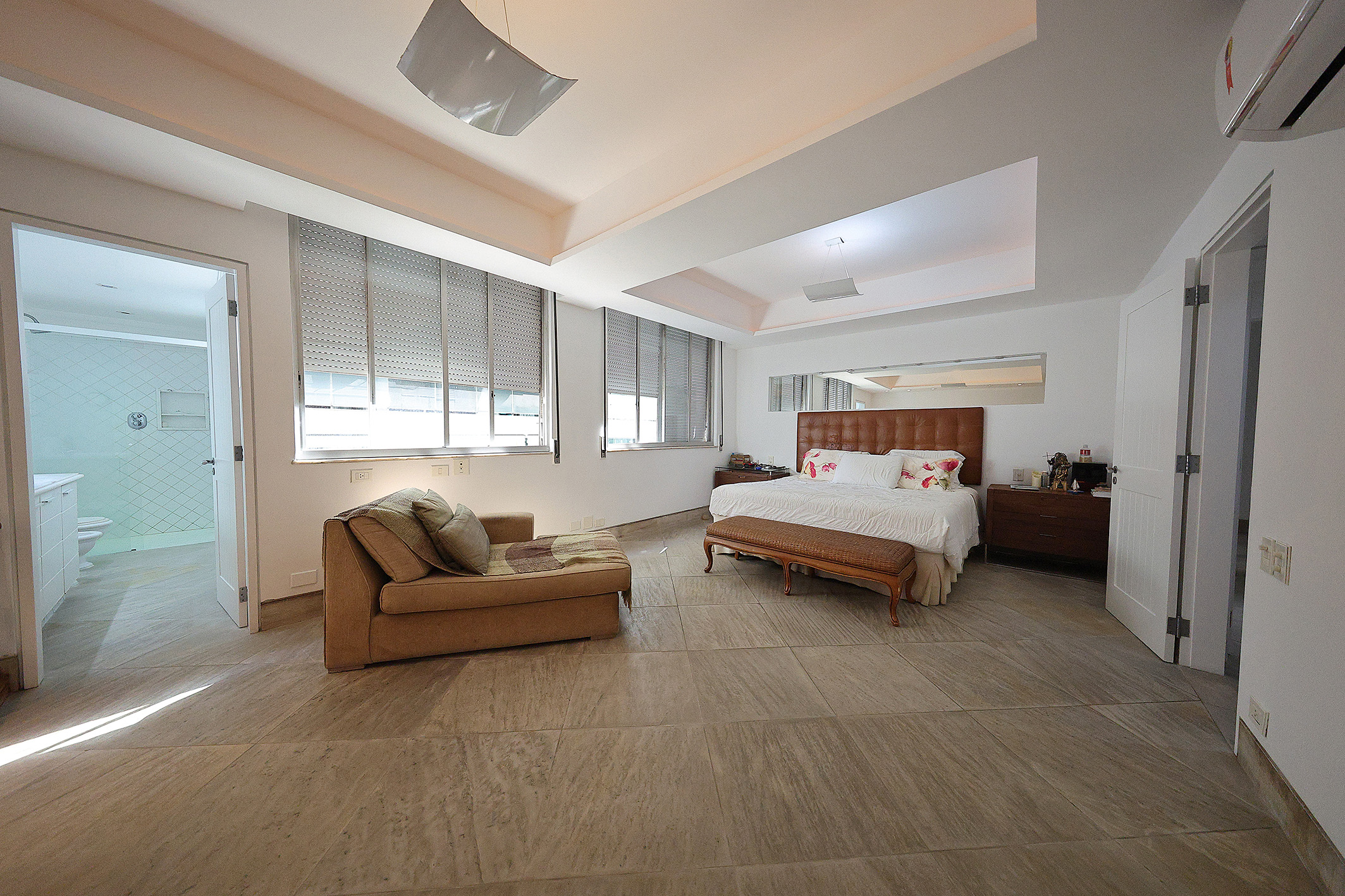  Circular floor plan apartment one block from the beach - 物件實景