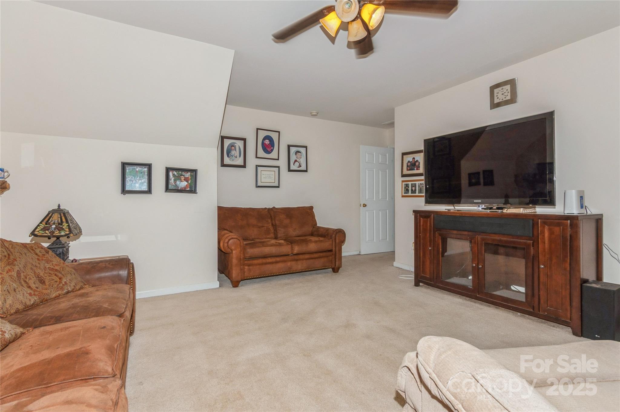 Cornelius, North Carolina, 28031, United States, 4 Bedrooms Bedrooms, ,3 BathroomsBathrooms,Residential,For Sale,1896609